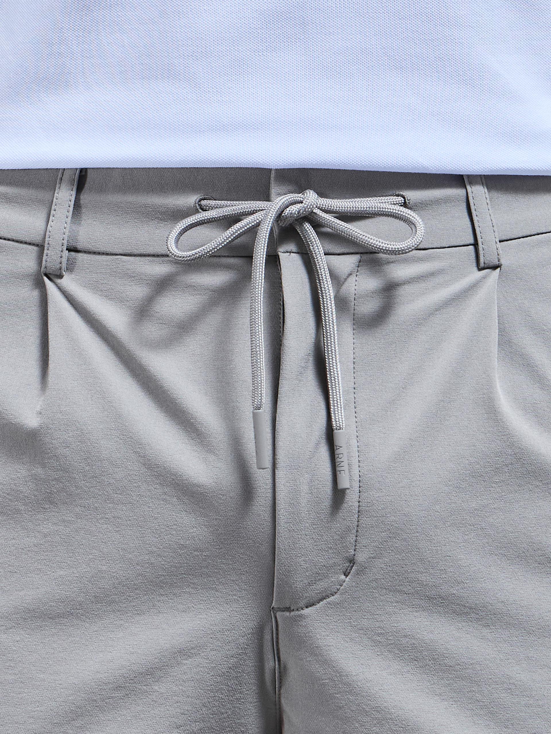 Technical Stretch Chino Short in Taupe
