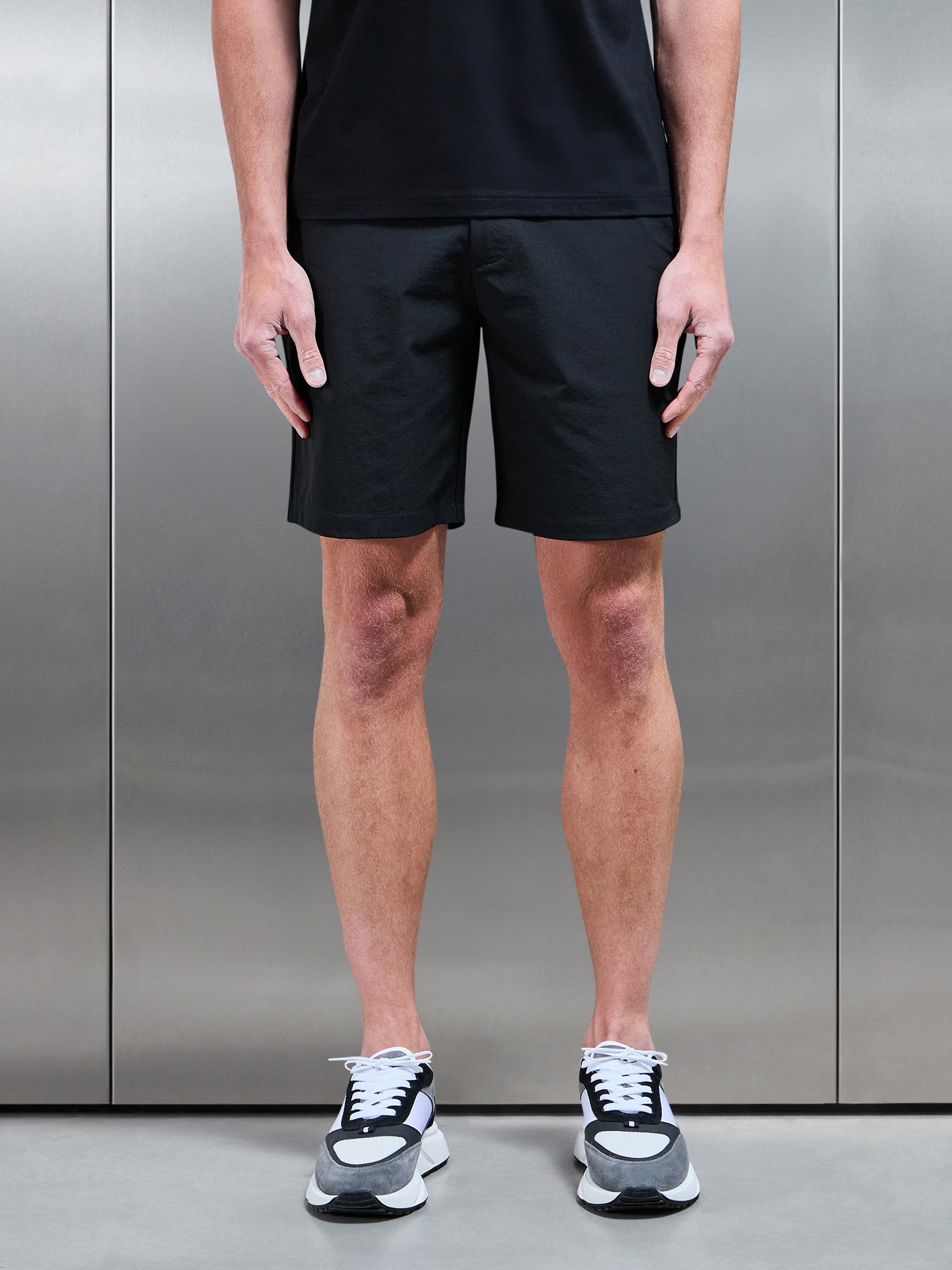 Technical Tailored Short in Black