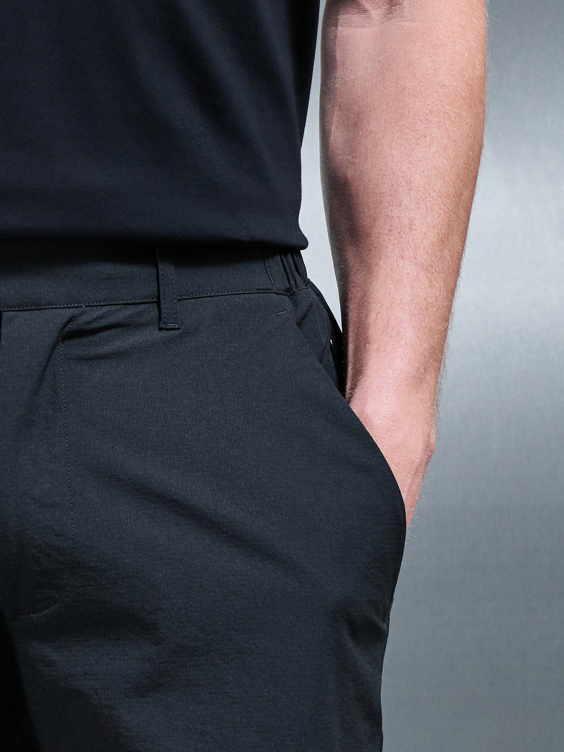 Technical Tailored Short in Black