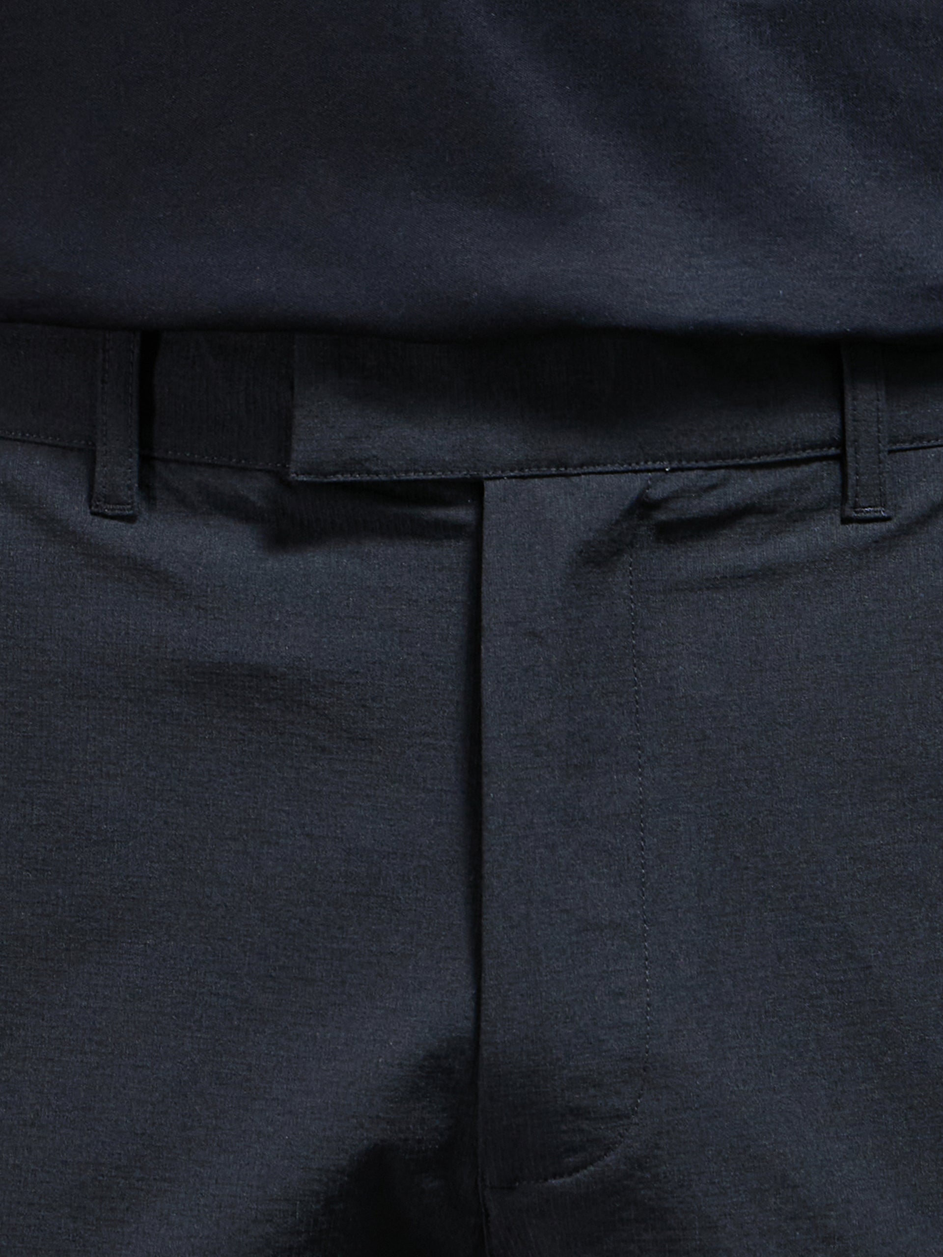 Technical Tailored Short in Black