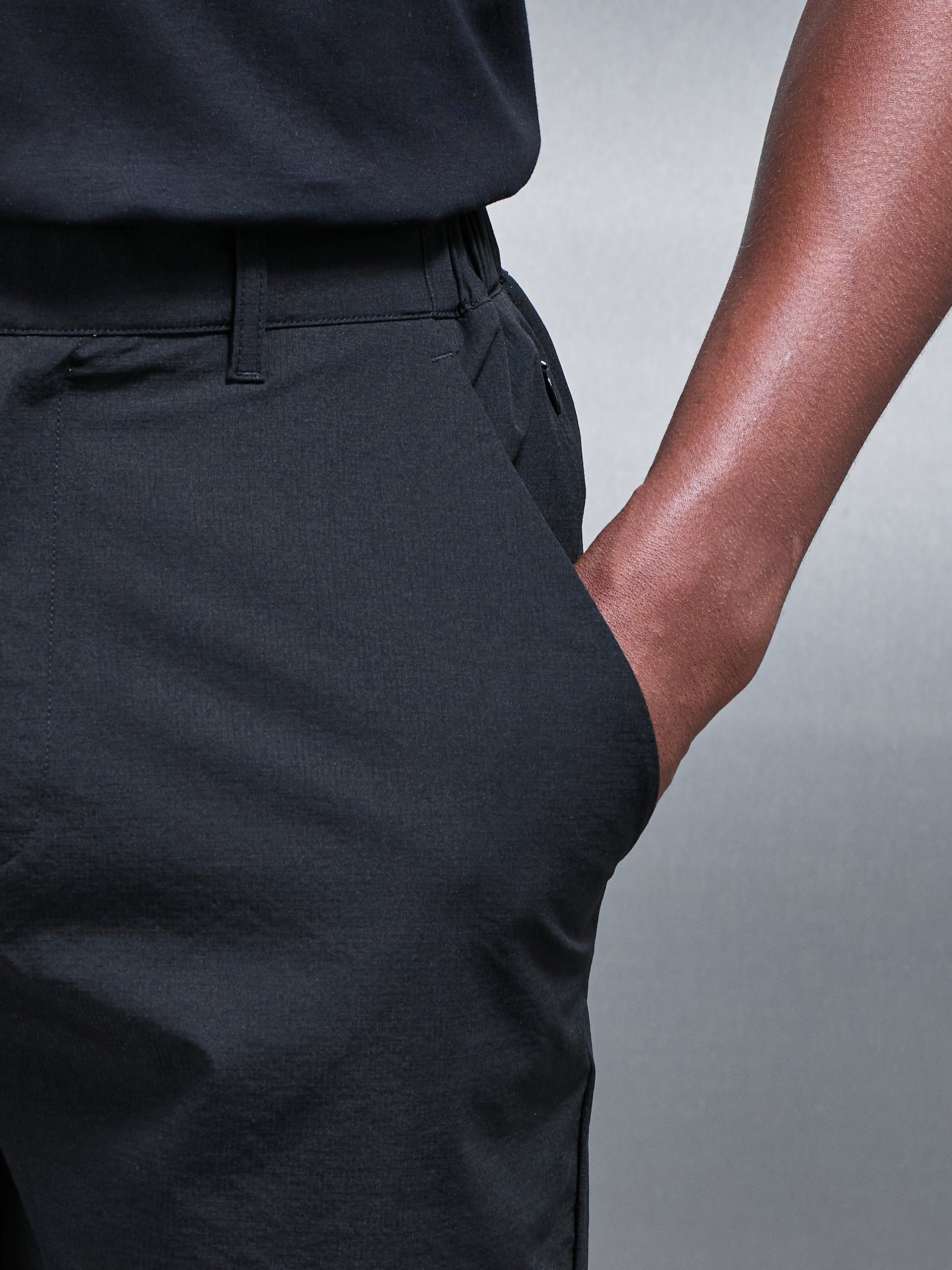 Technical Tailored Short in Black
