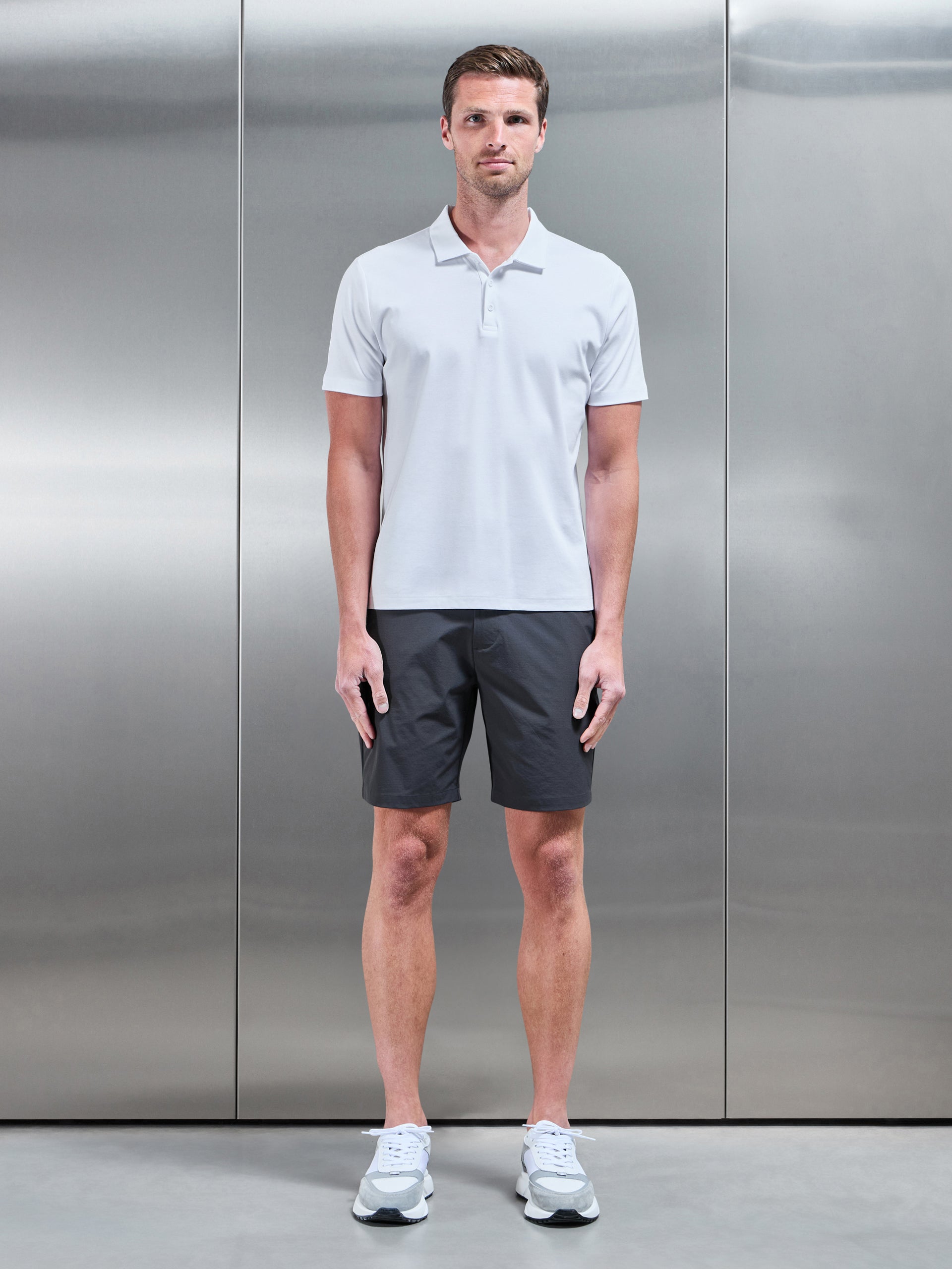 Technical Tailored Short in Grey