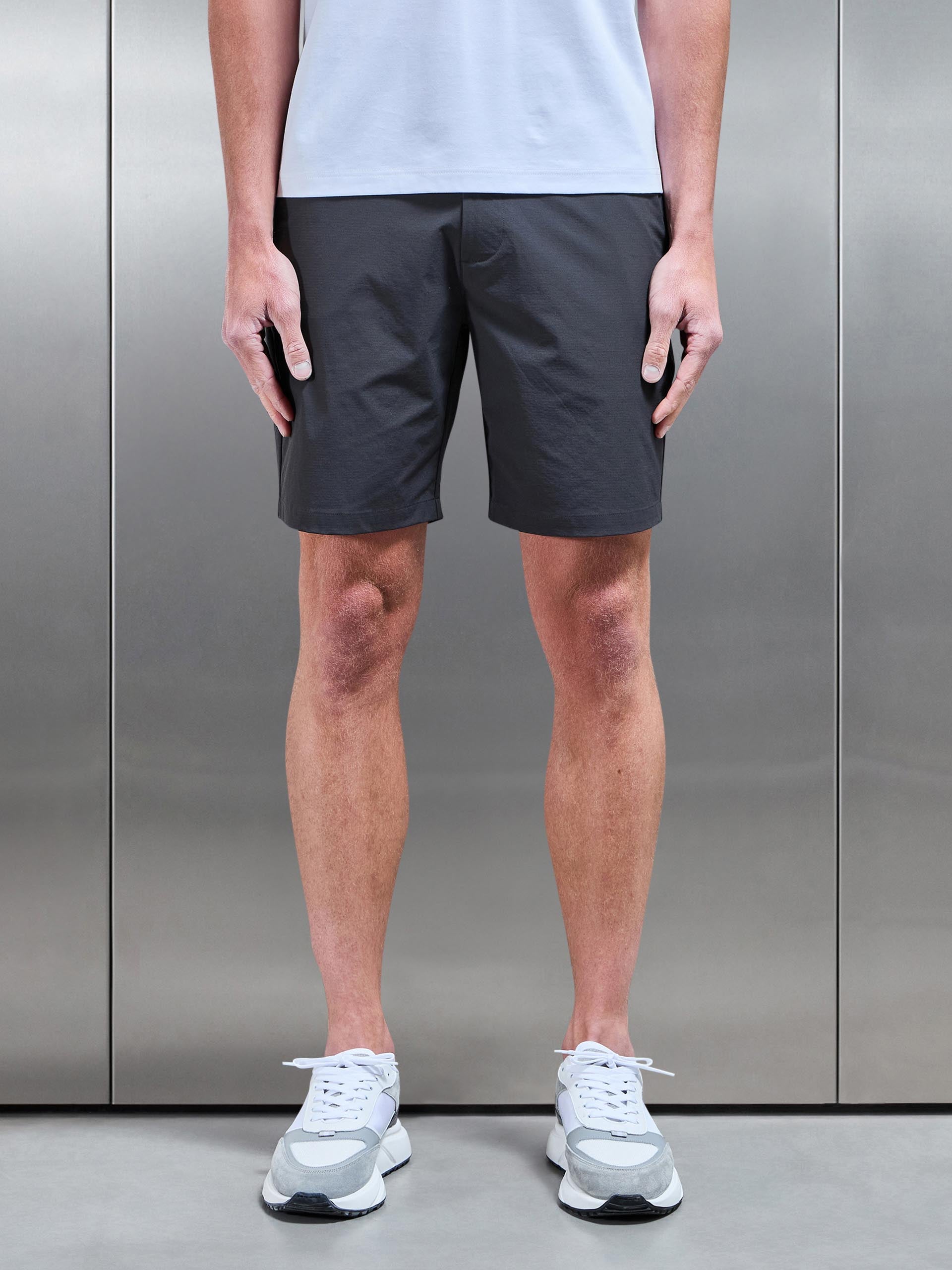 Technical Tailored Short in Grey