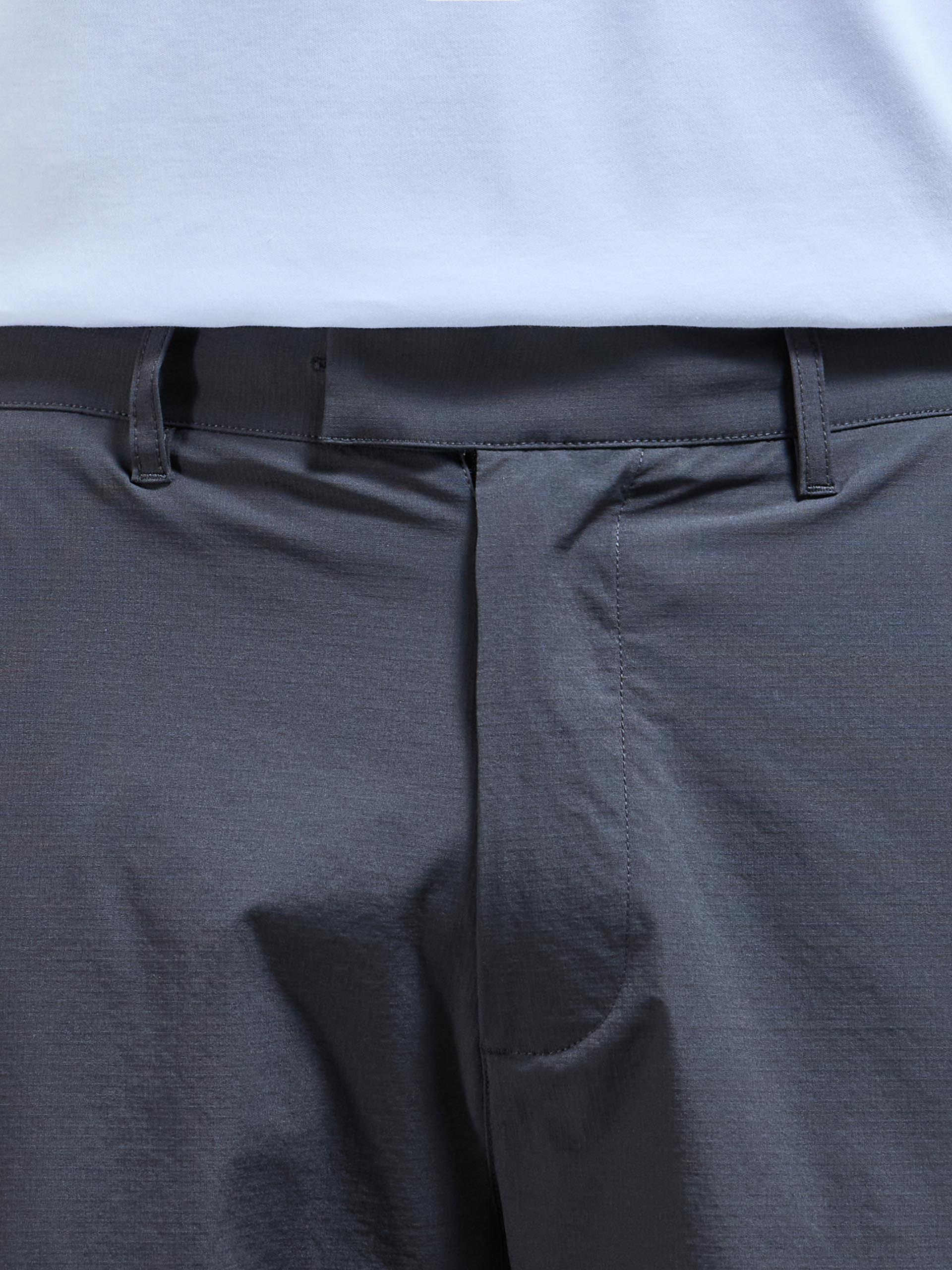 Technical Tailored Short in Grey