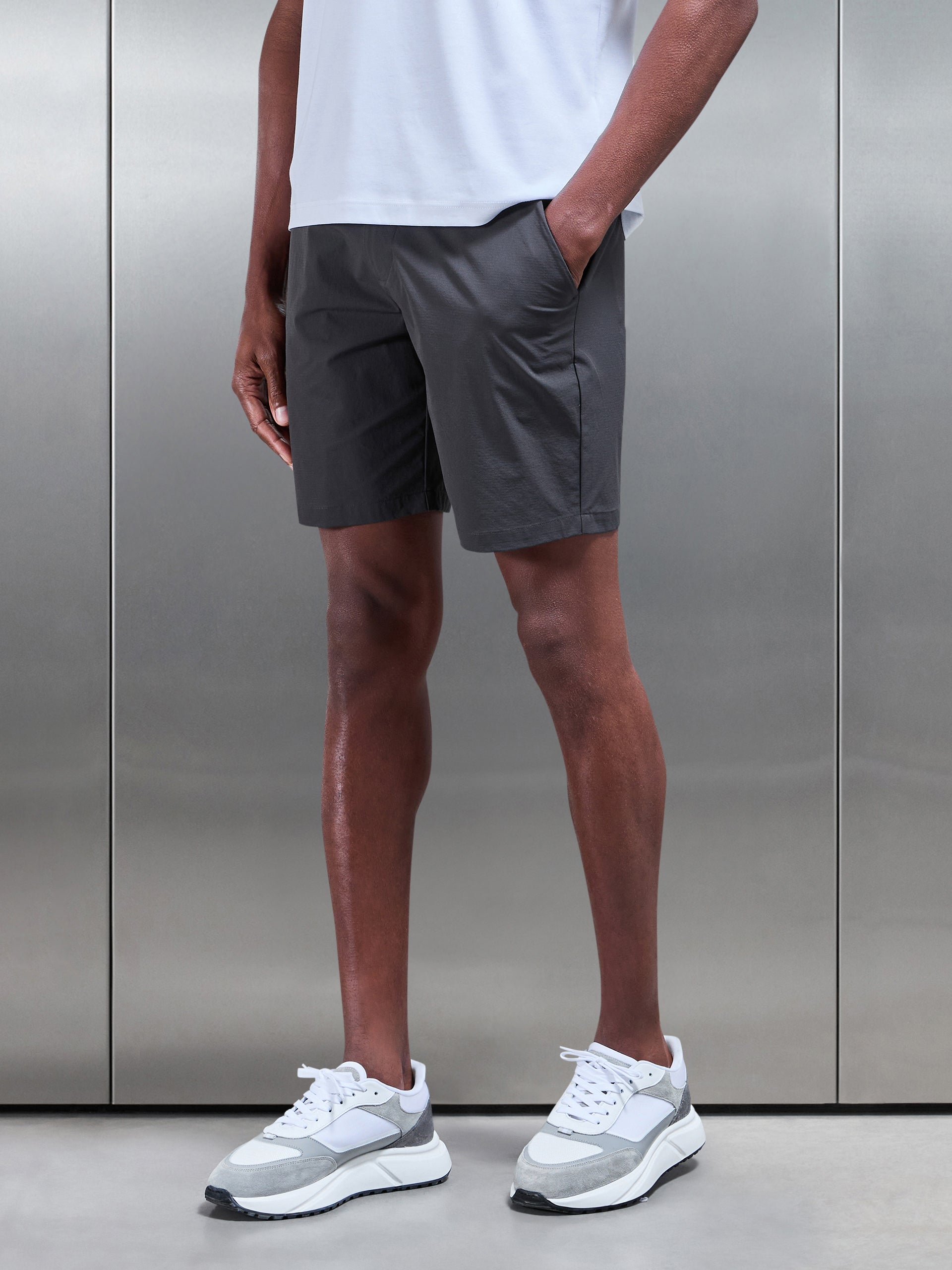 Technical Tailored Short in Grey