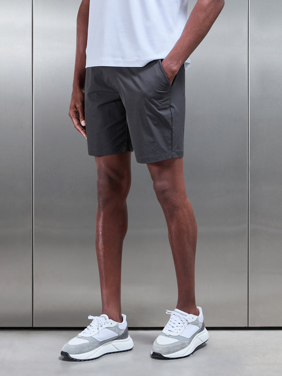 Technical Tailored Short in Grey