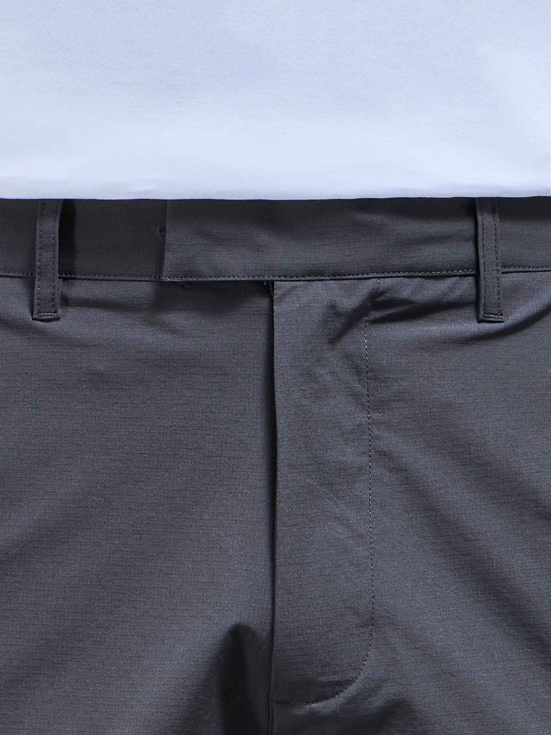 Technical Tailored Short in Grey