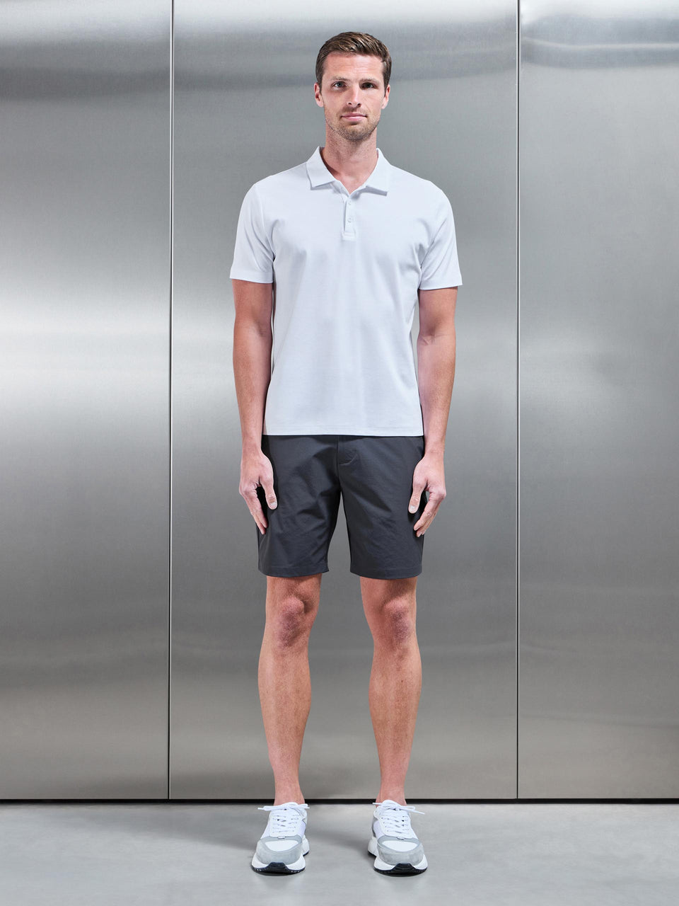 Technical Tailored Short in Grey