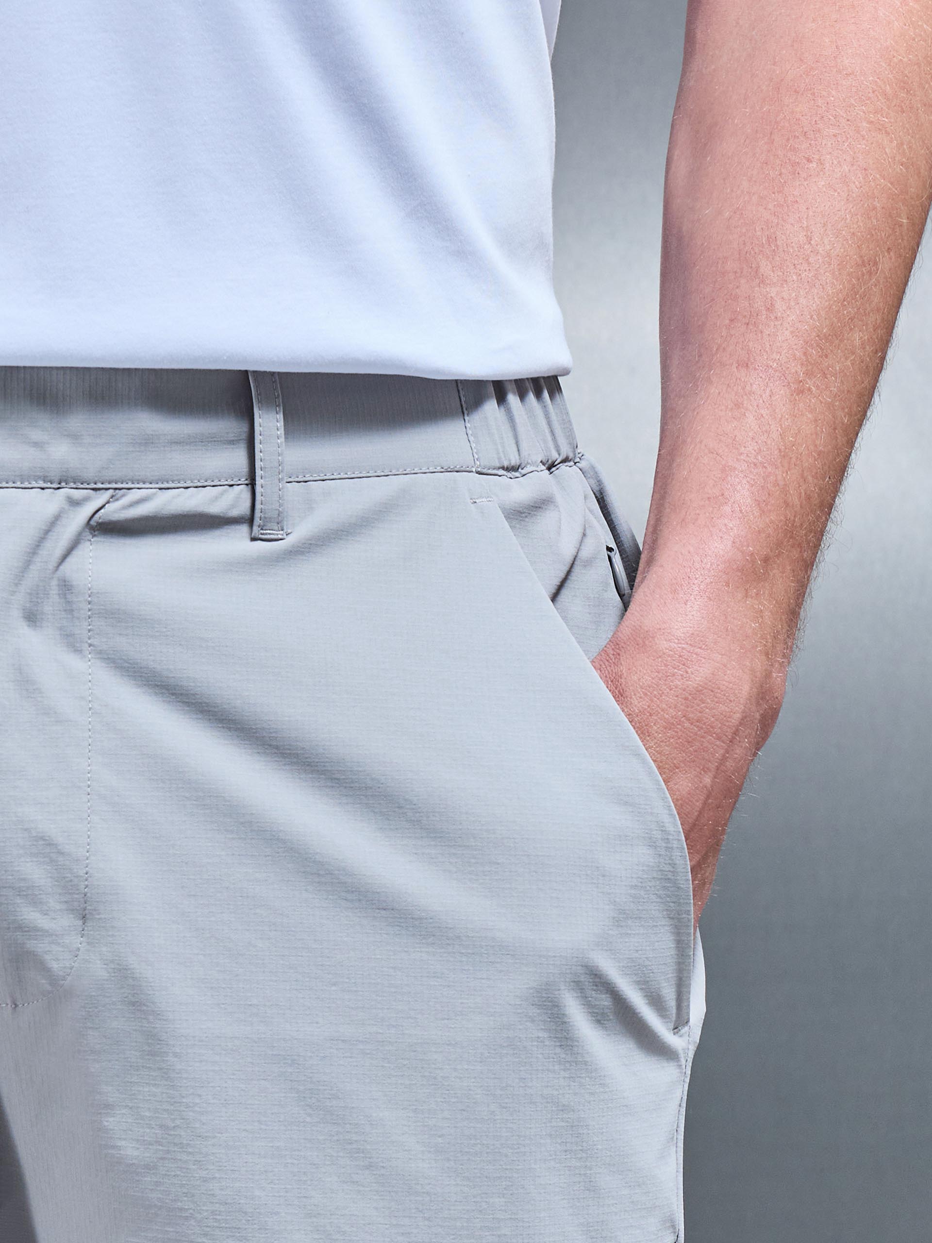 Technical Tailored Short in Mid Grey