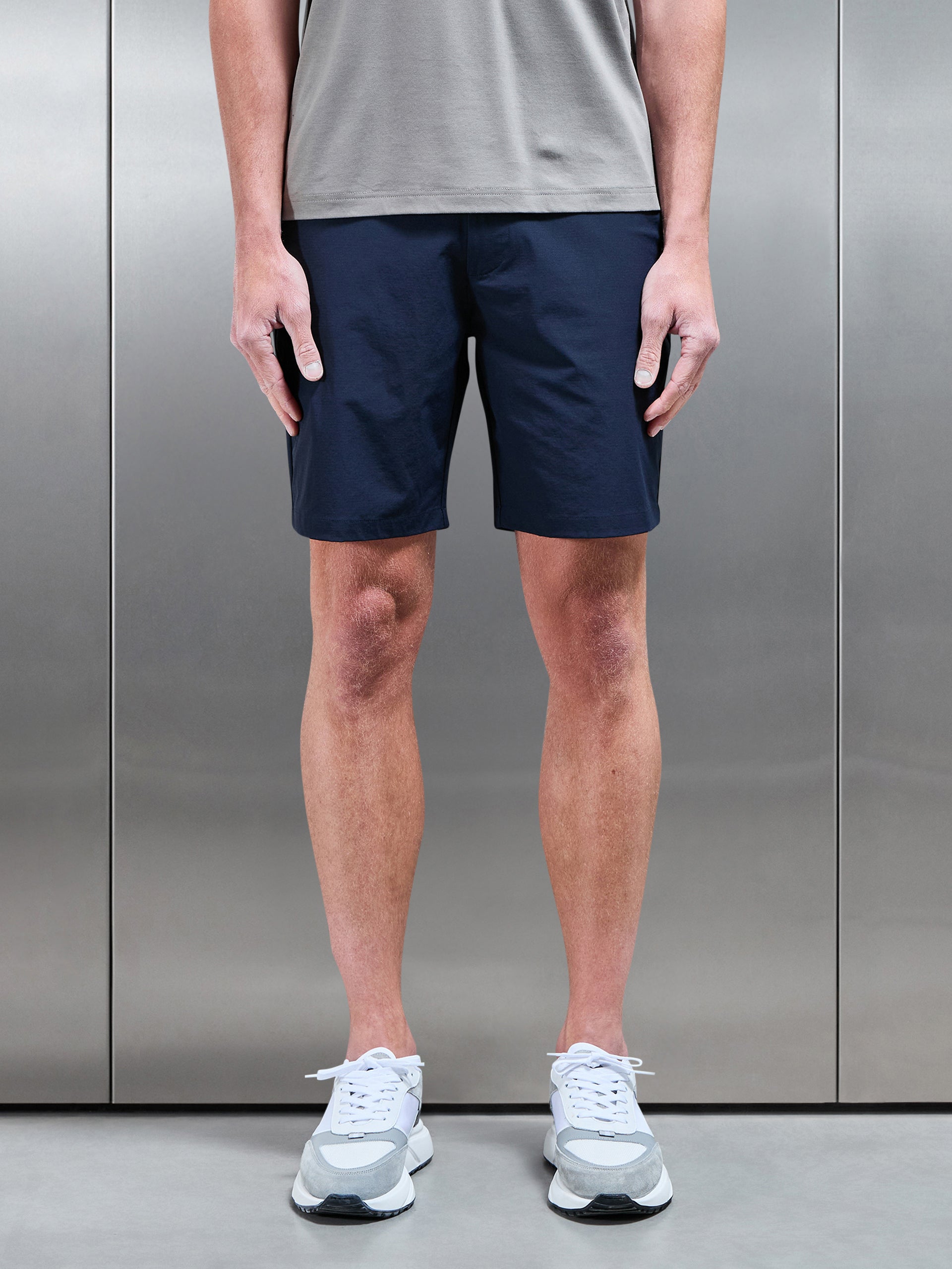 Technical Tailored Short in Navy