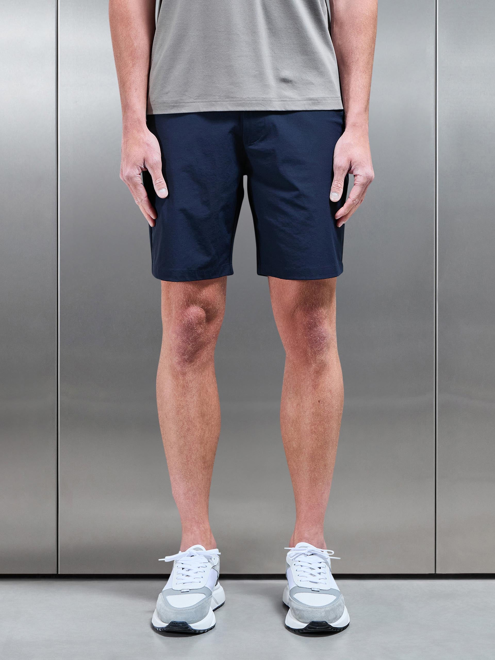 Technical Tailored Short in Navy