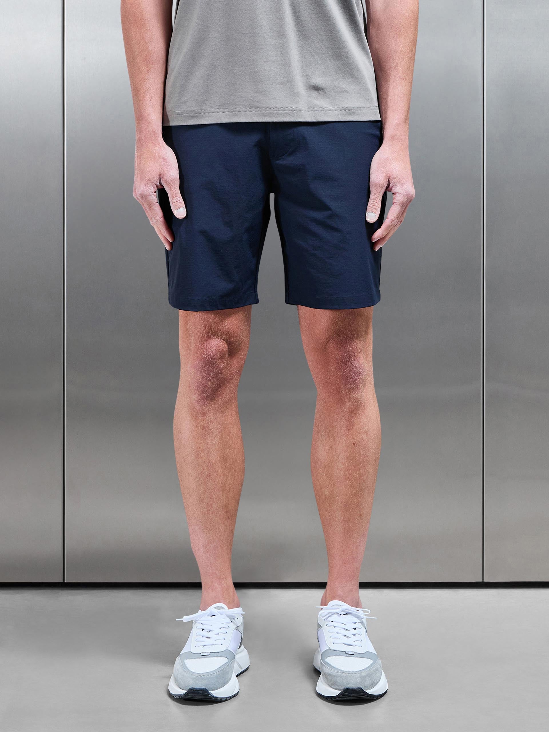 Technical Tailored Short in Navy