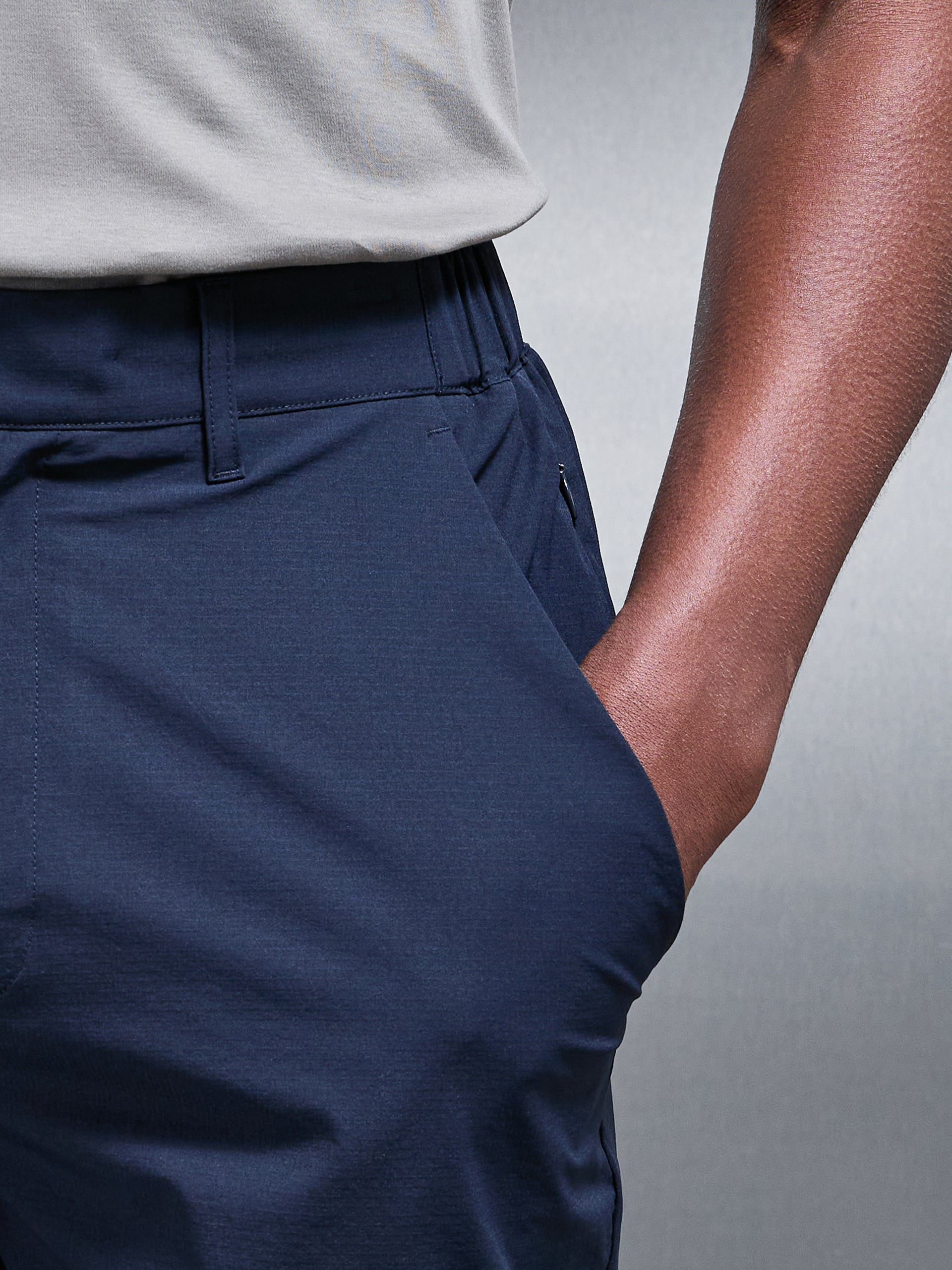 Technical Tailored Short in Navy