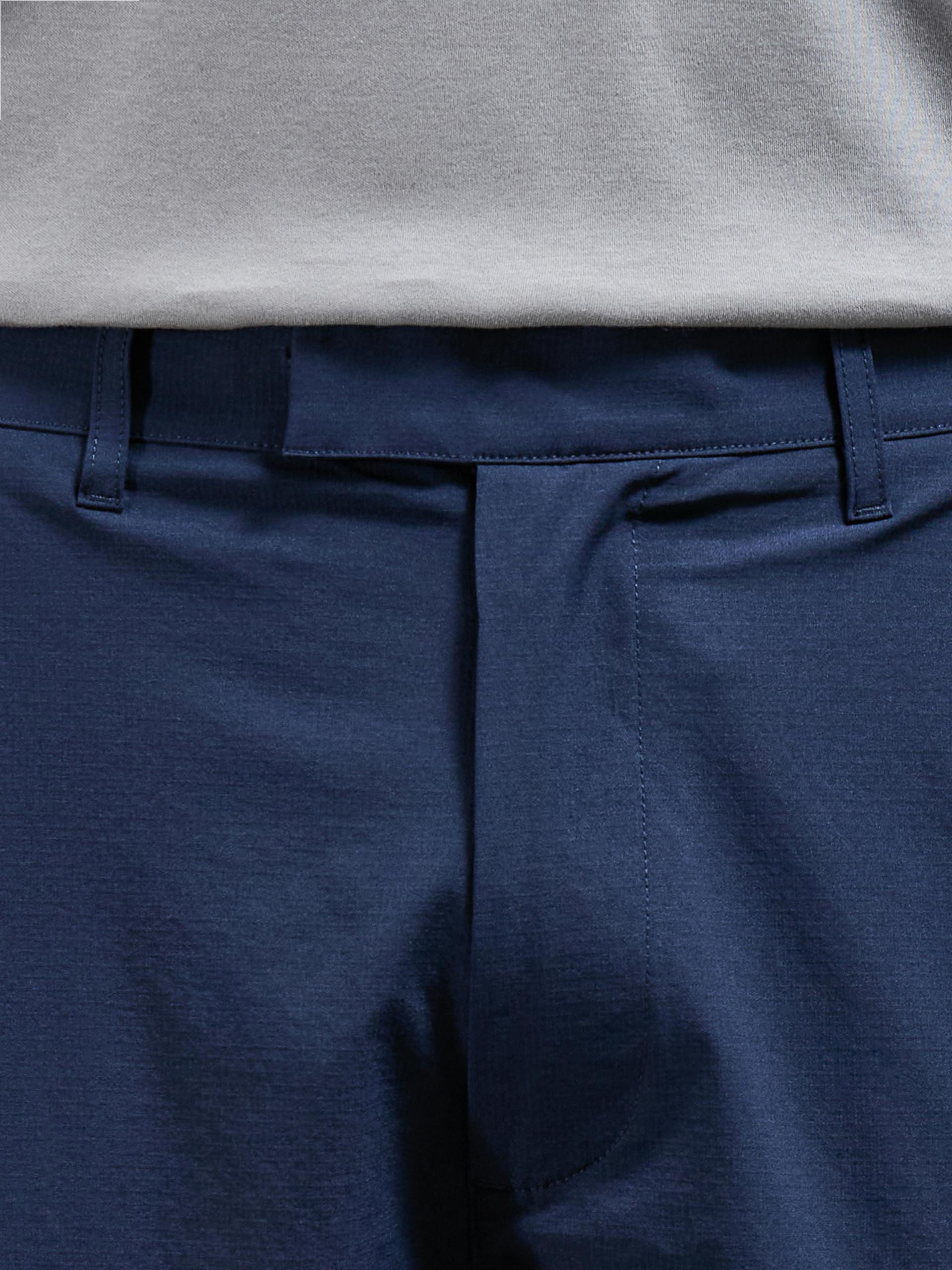 Technical Tailored Short in Navy