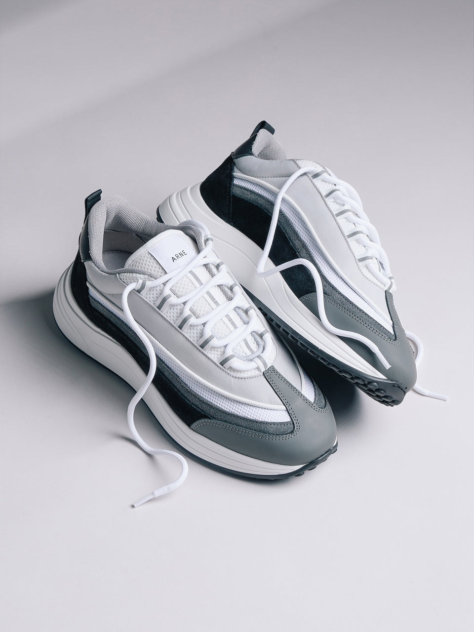 Technical Wave Runner in Black Ice