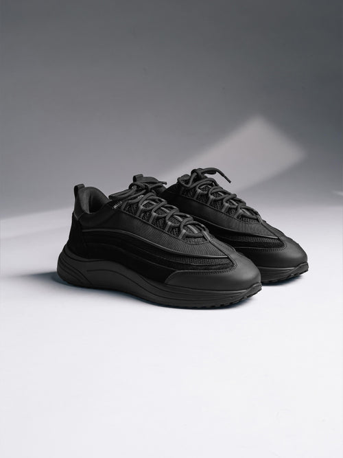 Technical Wave Runner in Triple Black