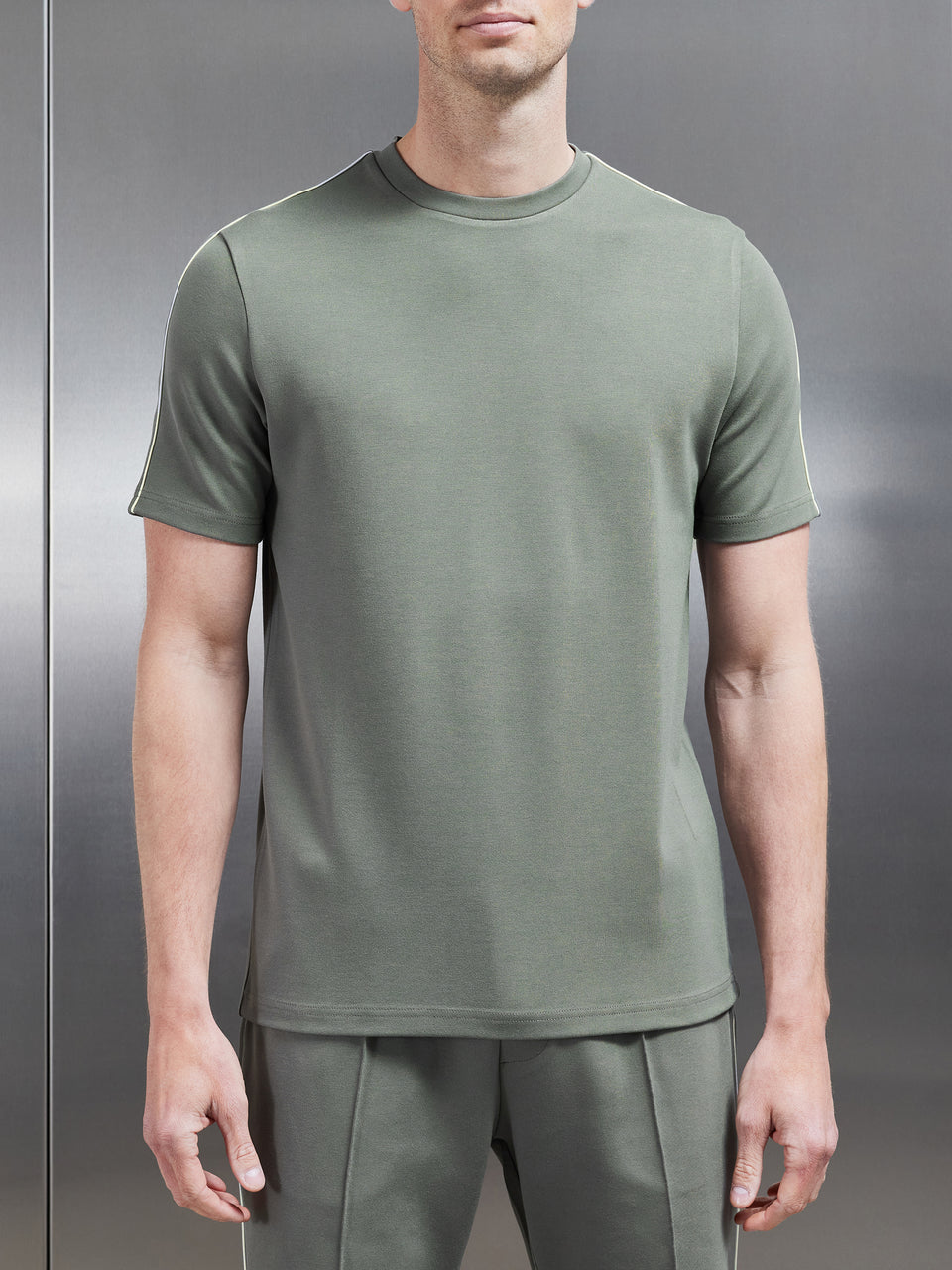 Technical Jersey Piping T-Shirt in Olive