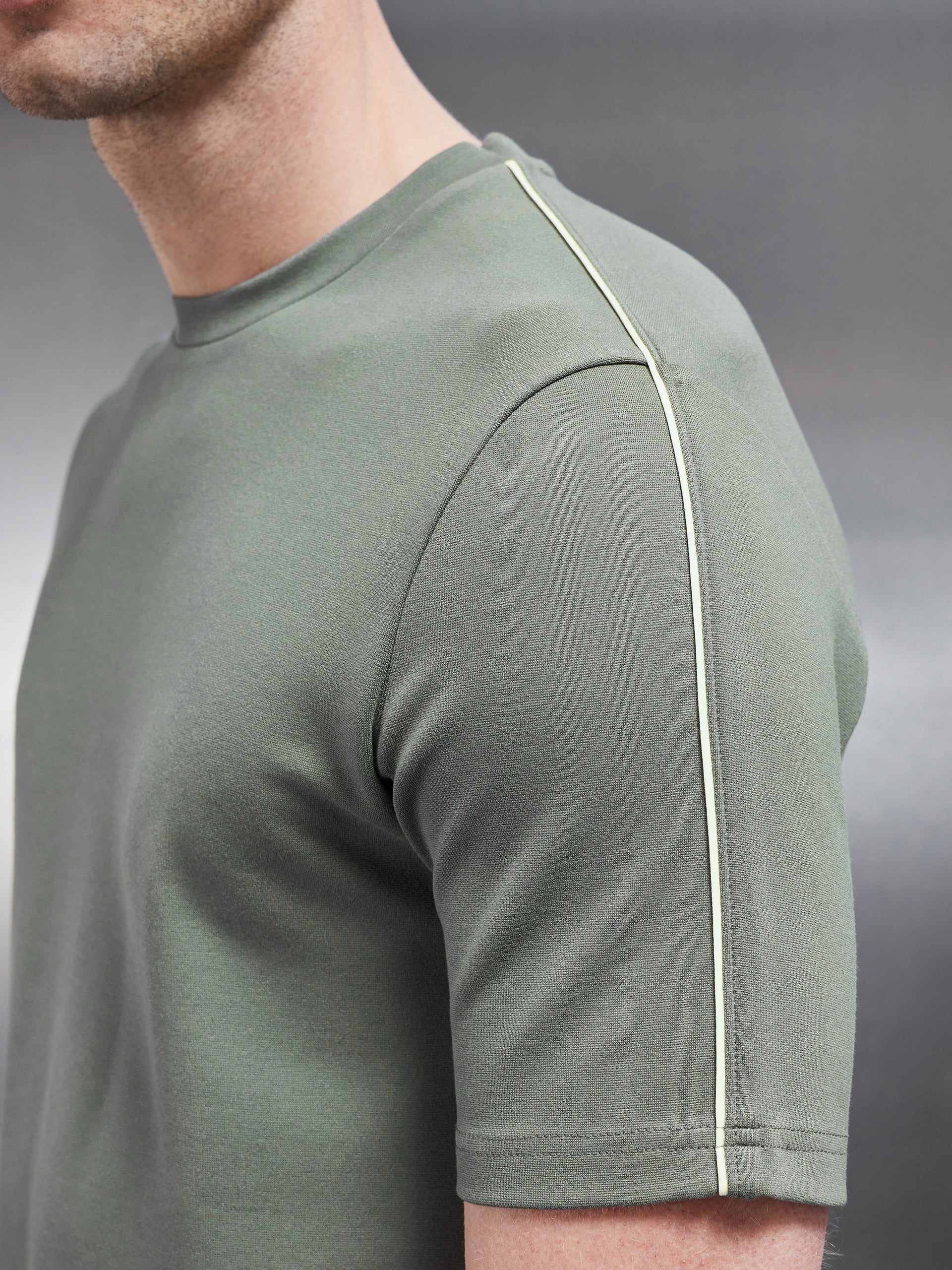 Technical Jersey Piping T-Shirt in Olive