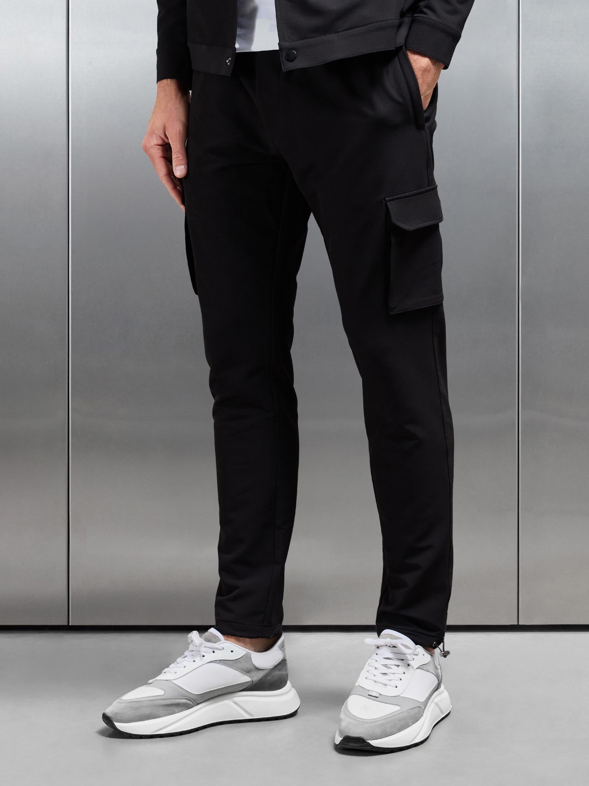 Technical Mid Weight Utility Cargo Pant in Black