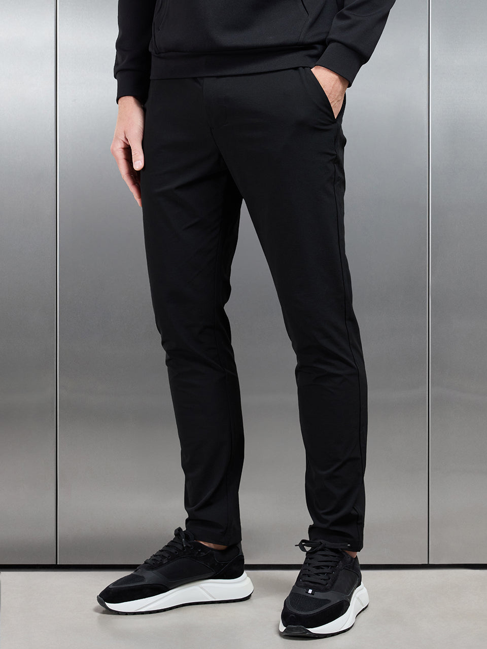 Technical Tailored Trouser in Black