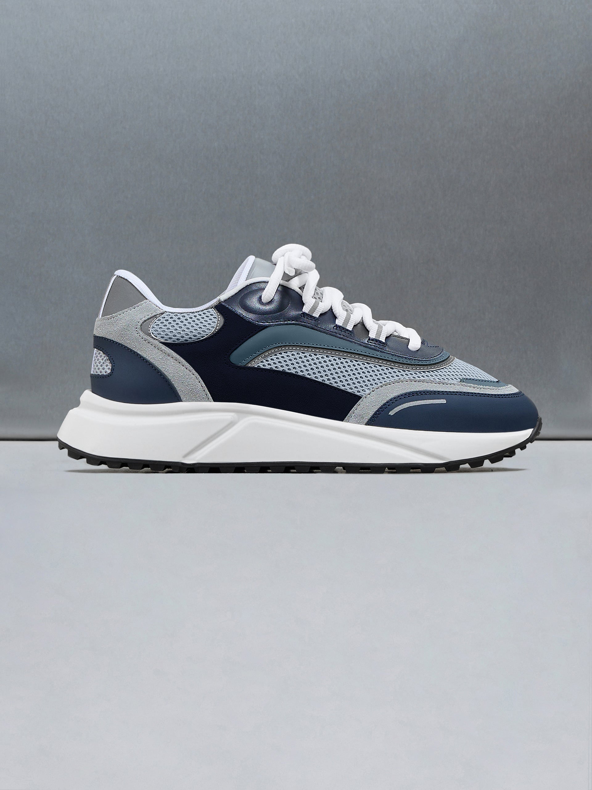 Technical Runner 2.0 in Air Force Blue