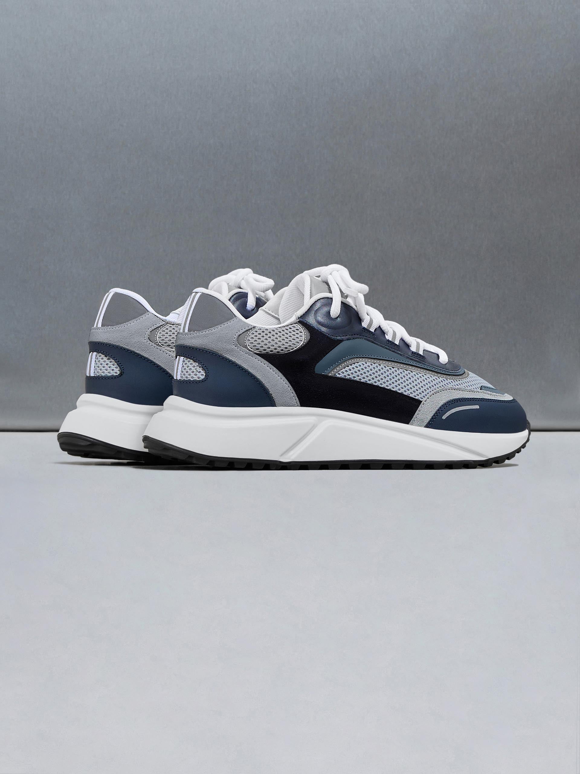 Technical Runner 2.0 in Air Force Blue