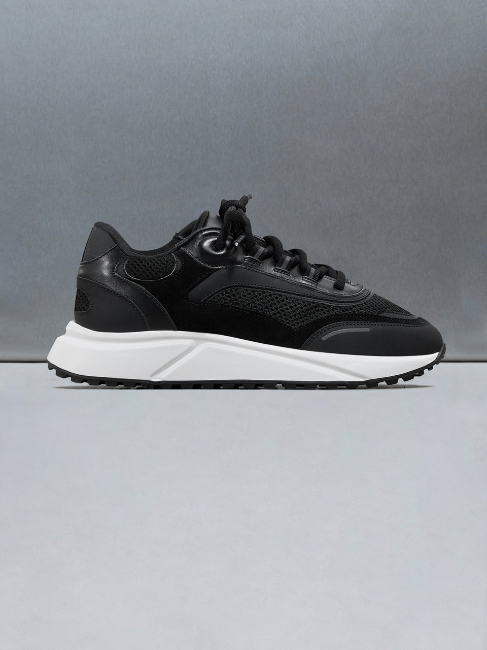 Technical Runner 2.0 in Midnight Black