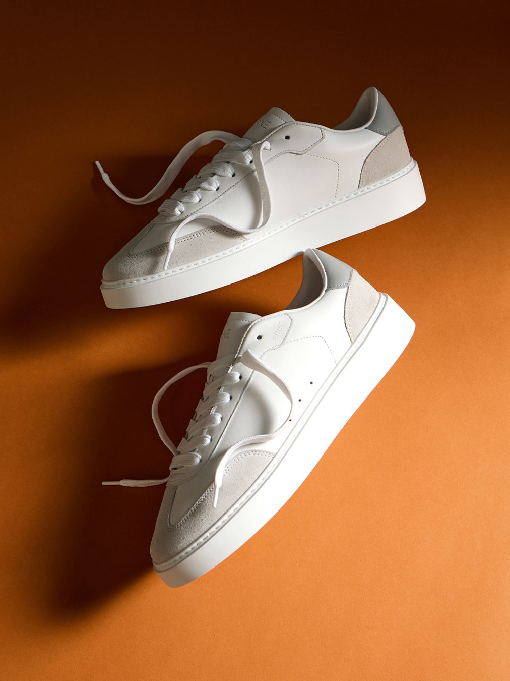 Tennis Trainer in White Grey