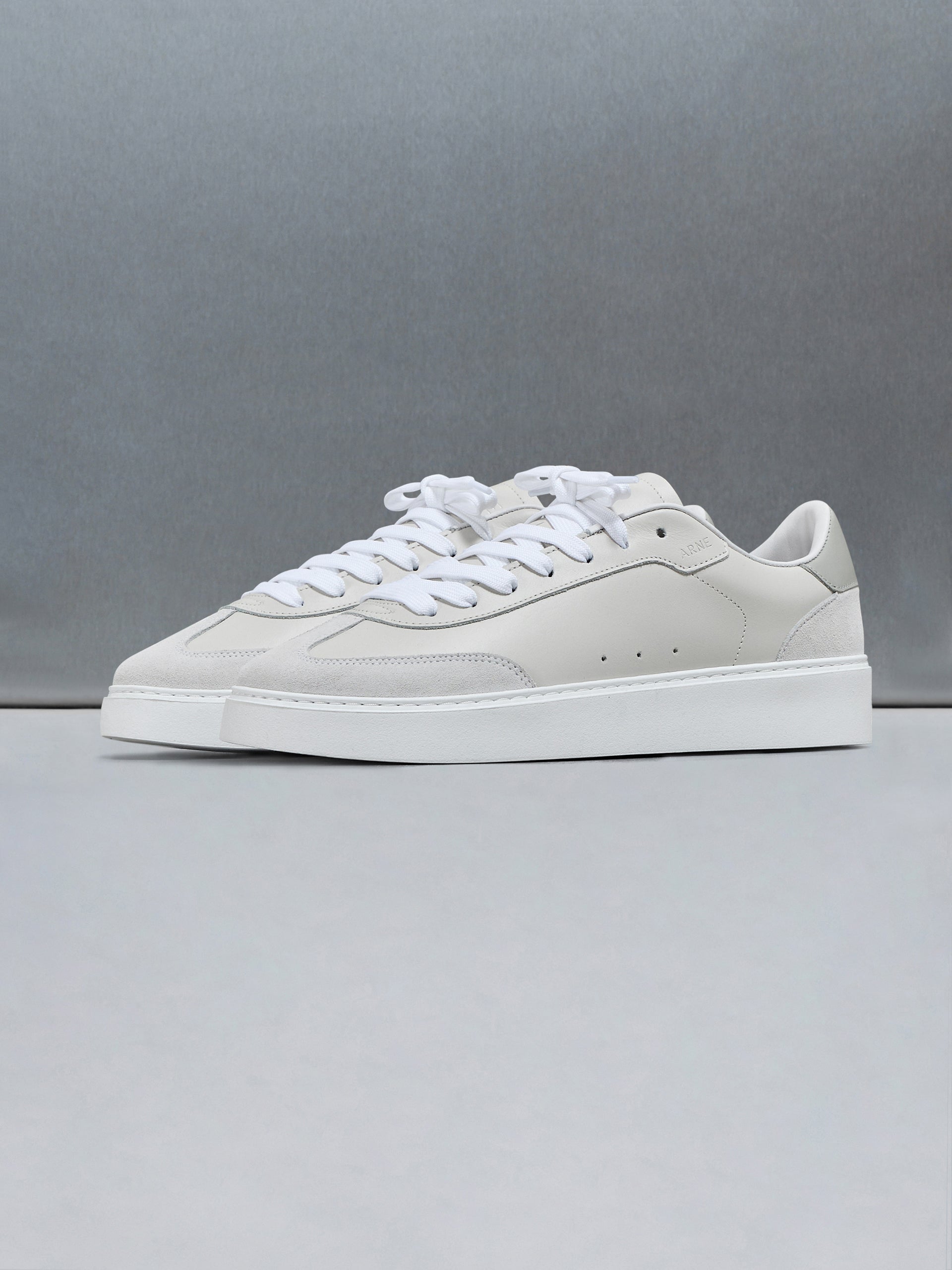 Tennis Trainer in Stone