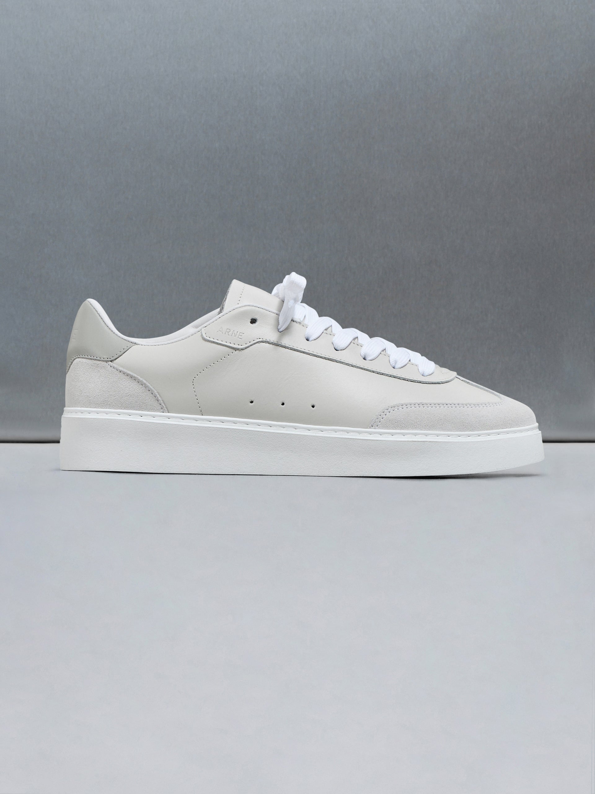 Tennis Trainer in Stone