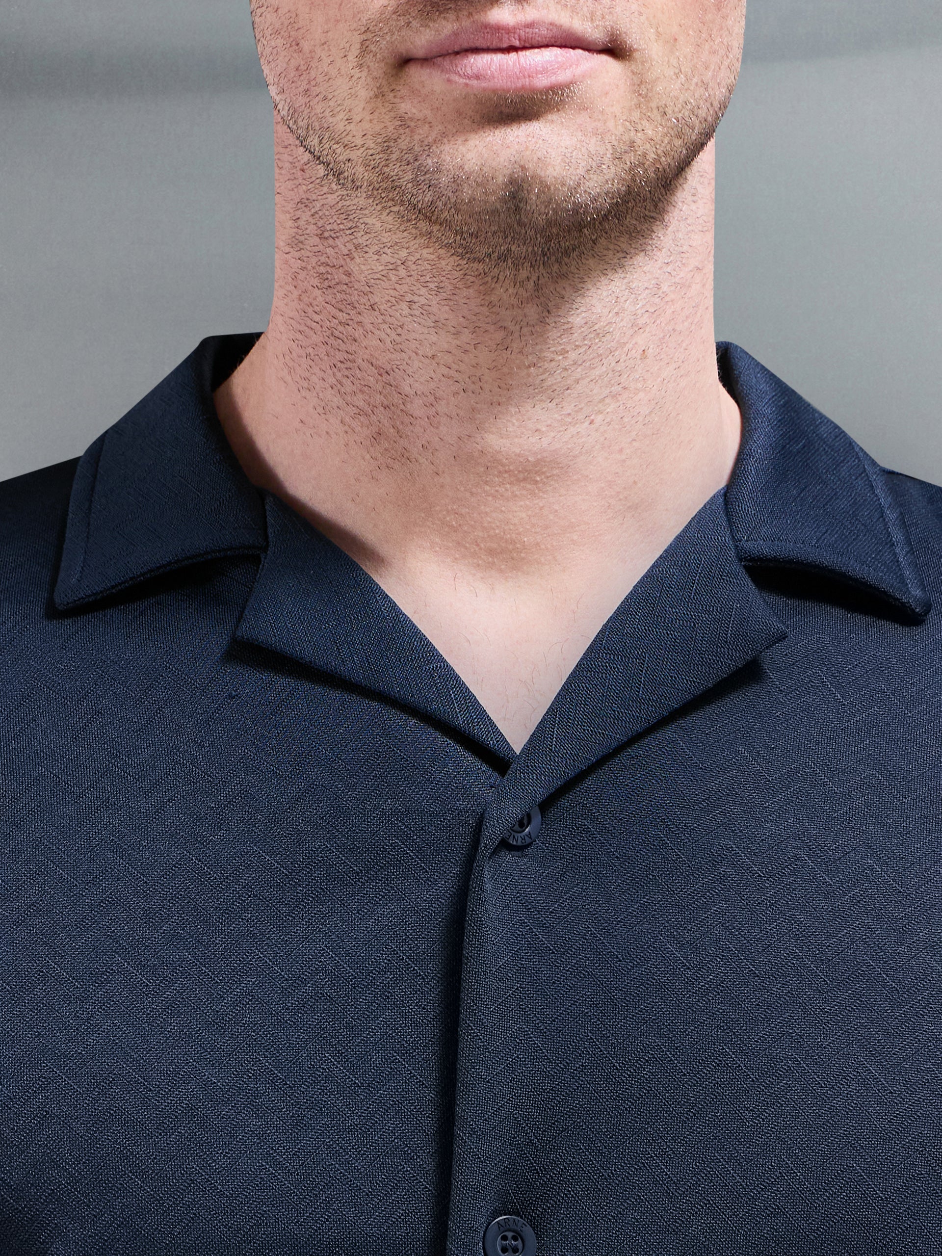 Textured Interlock Revere Collar Shirt in Navy