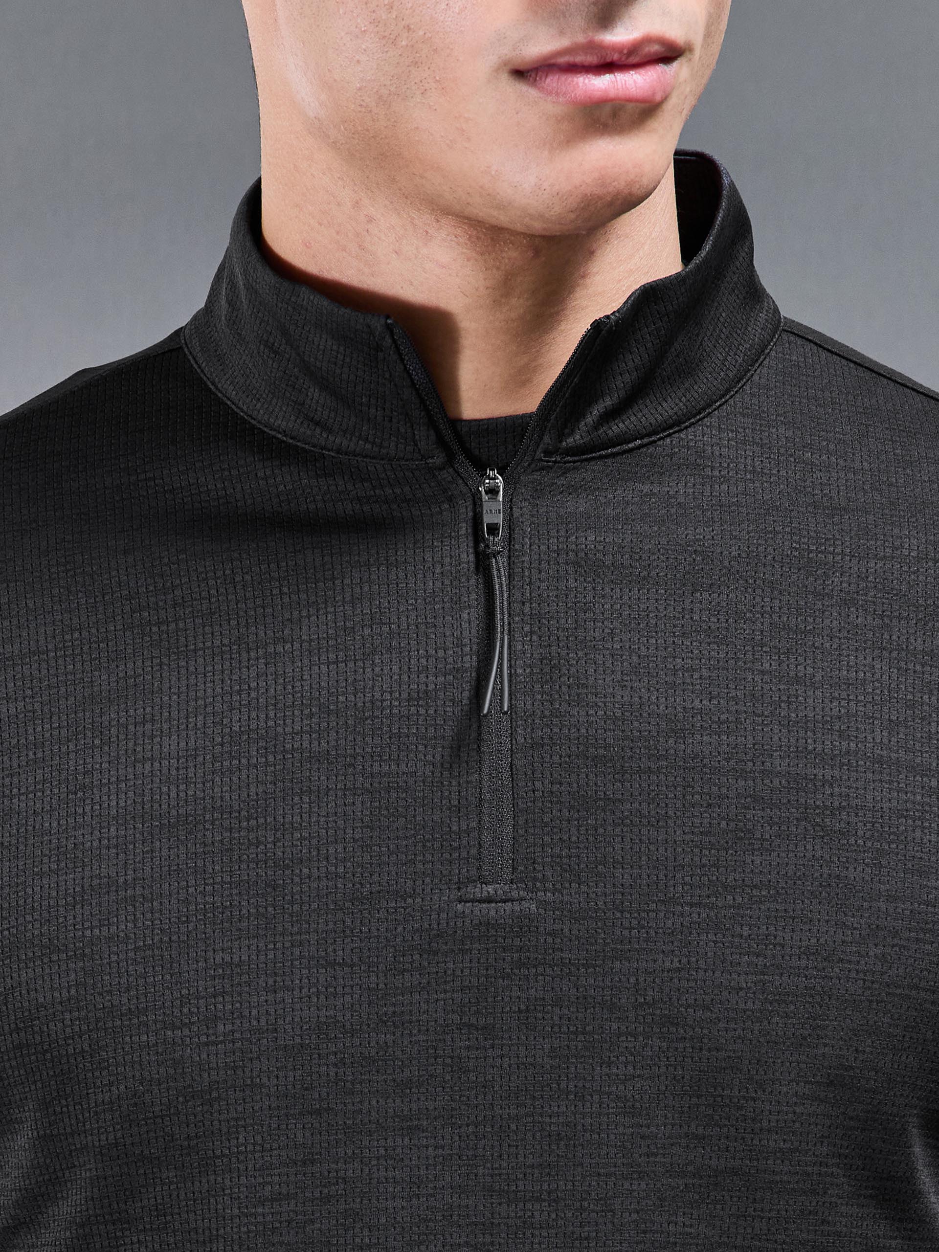 Trail Half Zip in Black