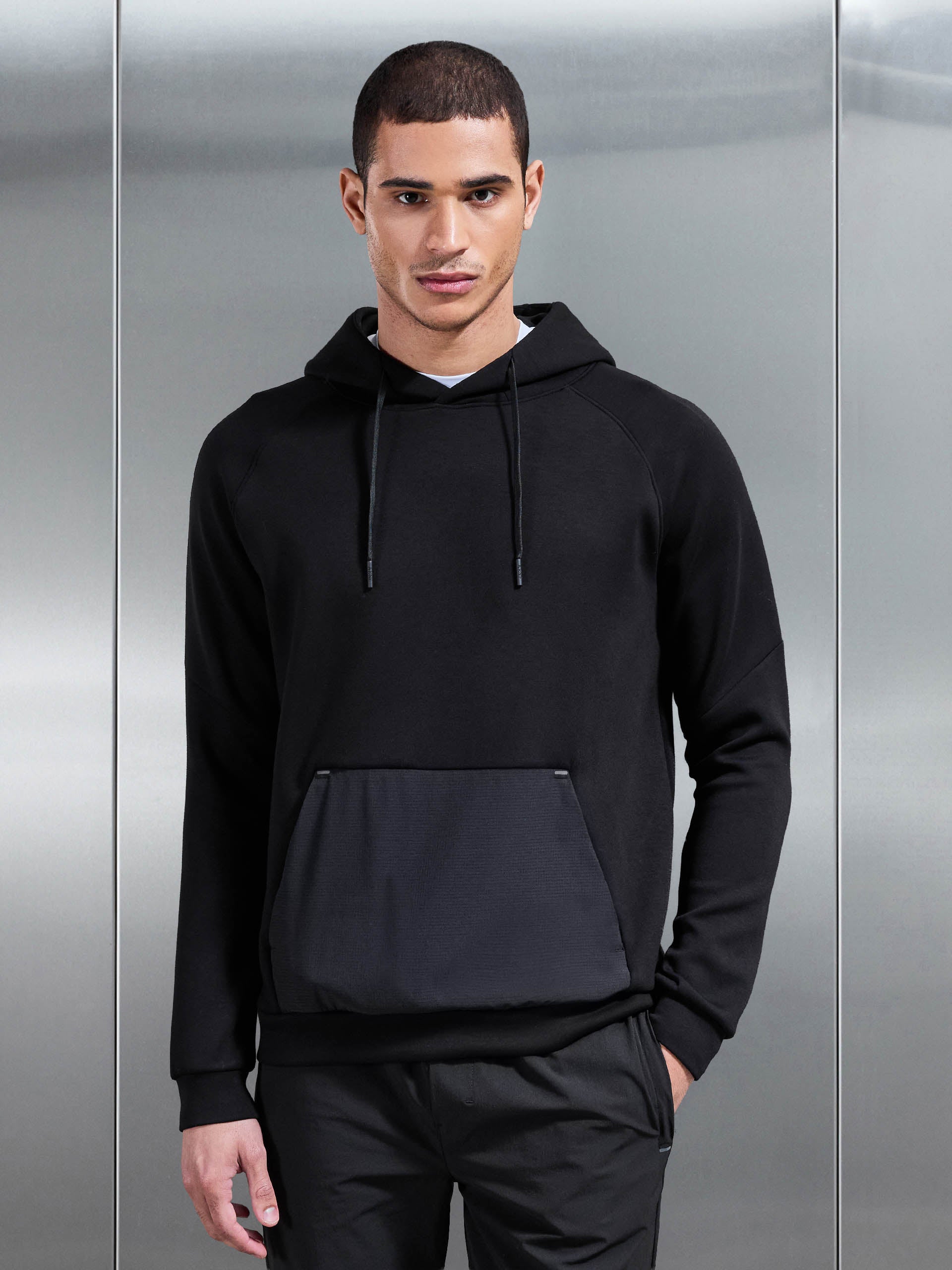 Trail Hybrid Hoodie in Black