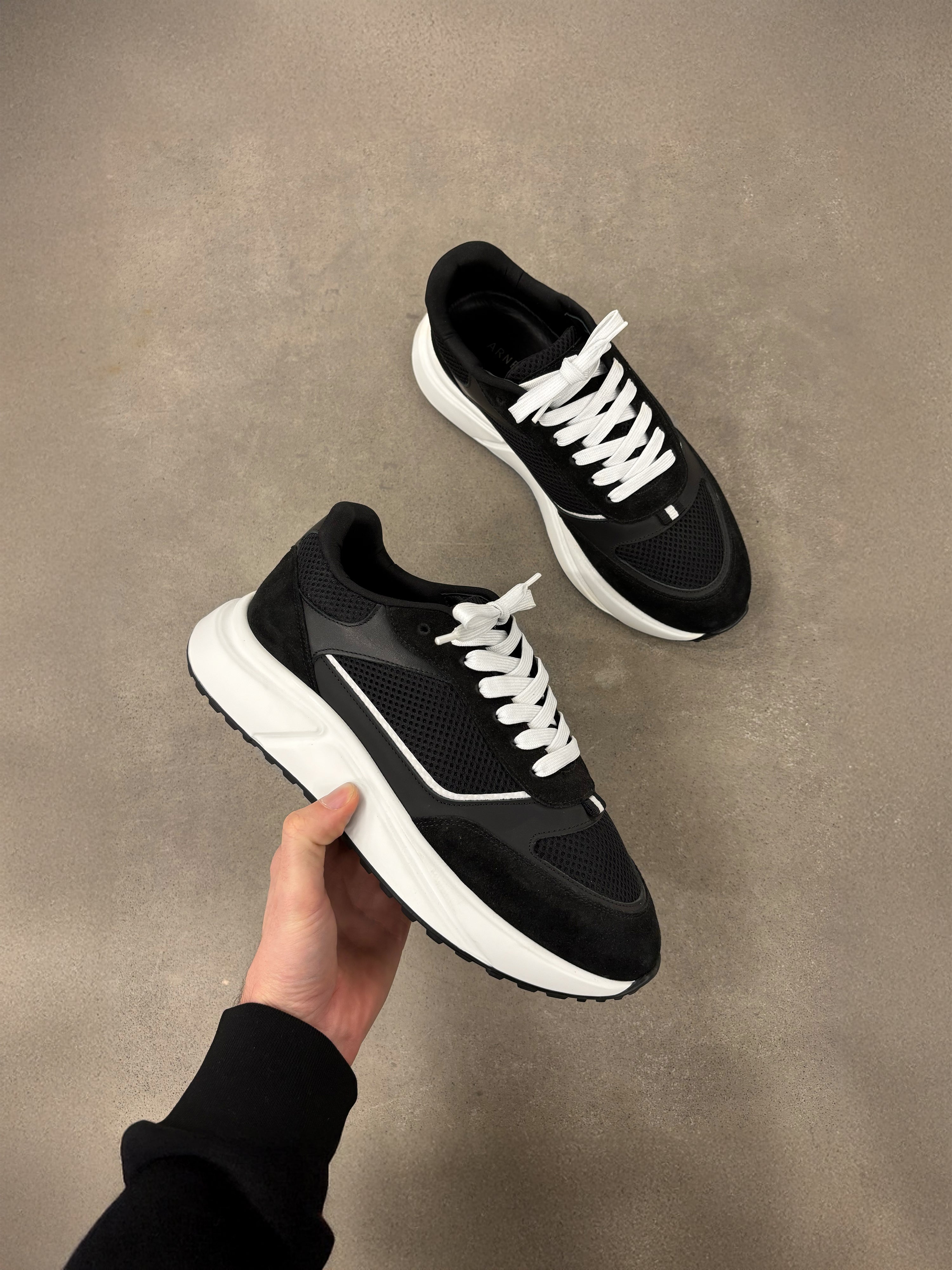 Technical Runner in Black 2.0