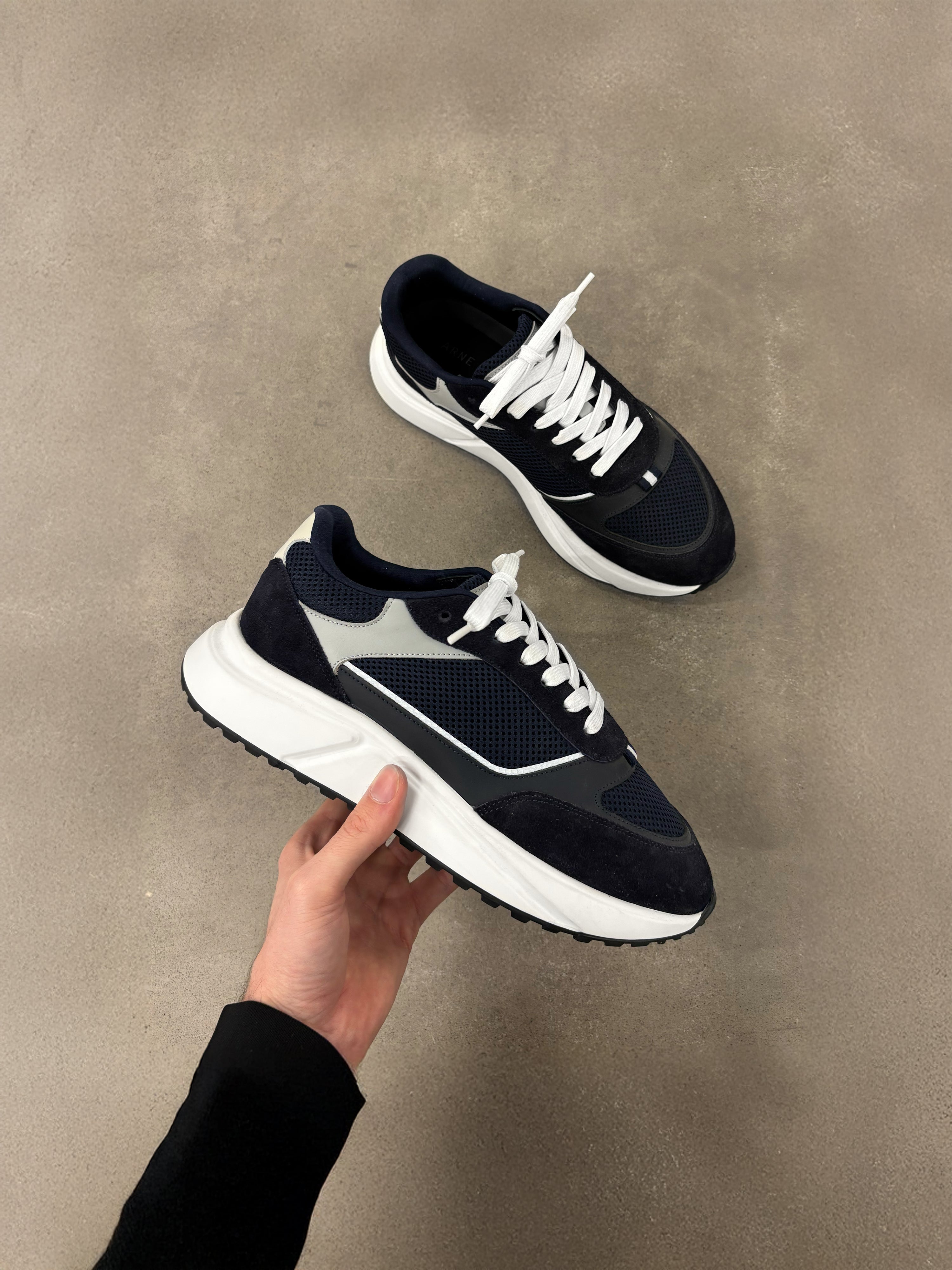 Technical Runner in Desert Navy