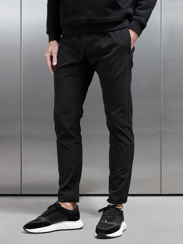 Utility Trackpant in Black