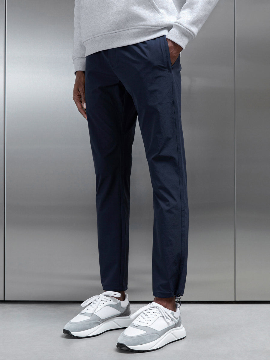 Utility Trackpant in Navy