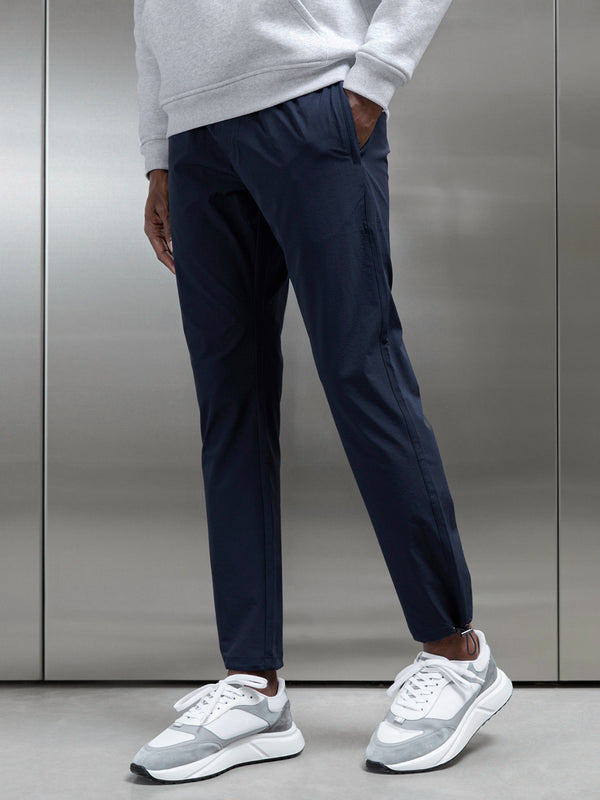 Utility Trackpant in Navy