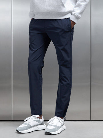 Utility Trackpant in Navy
