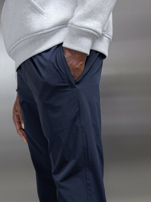 Utility Trackpant in Navy