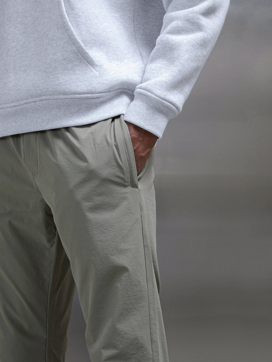 Utility Trackpant in Olive