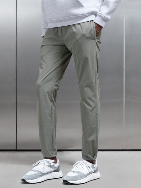 Utility Trackpant in Olive