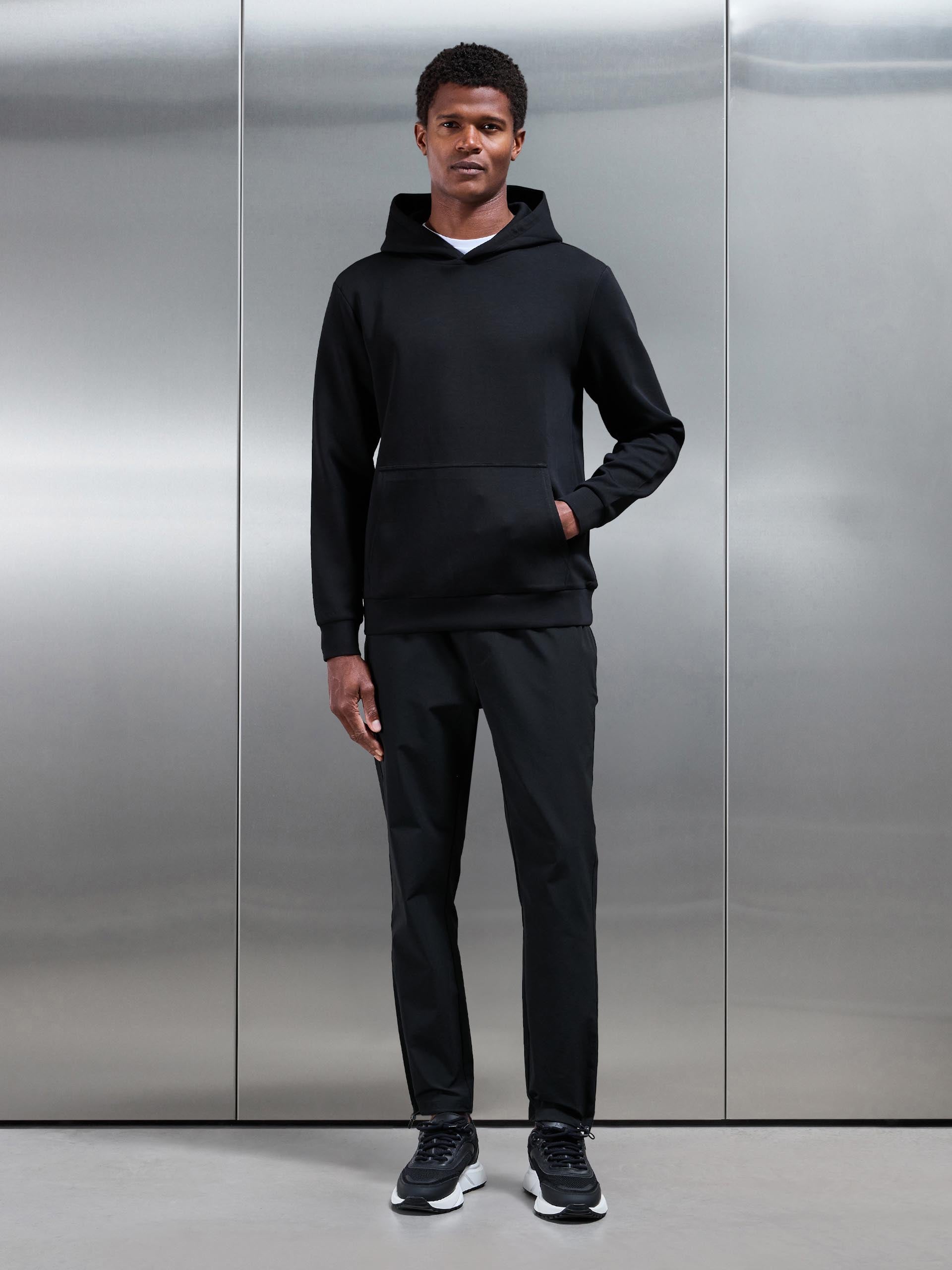 Utility Trackpant in Black