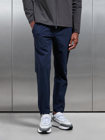 Utility Trackpant in Navy