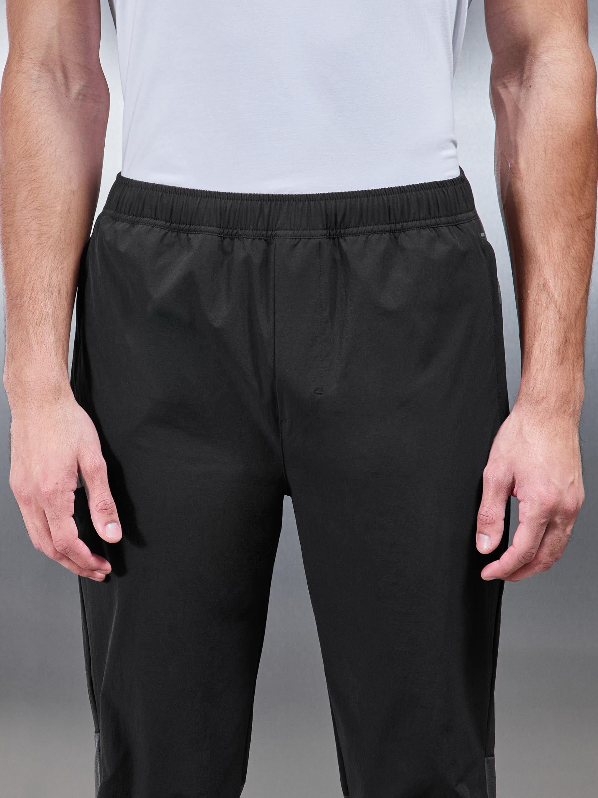 Utility Trail Trackpant in Black