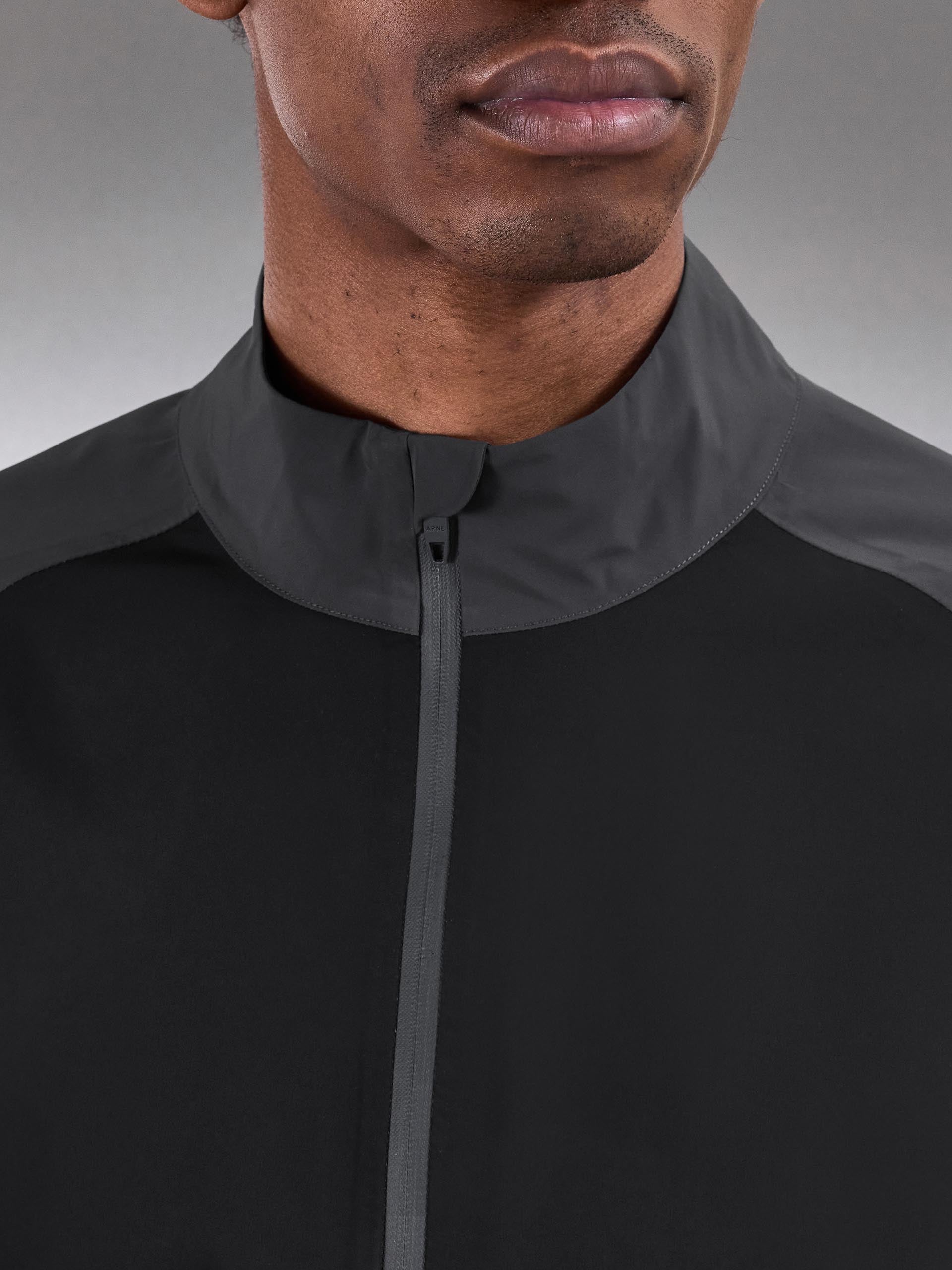 Waterproof Golf Colour Block Half Zip in Black