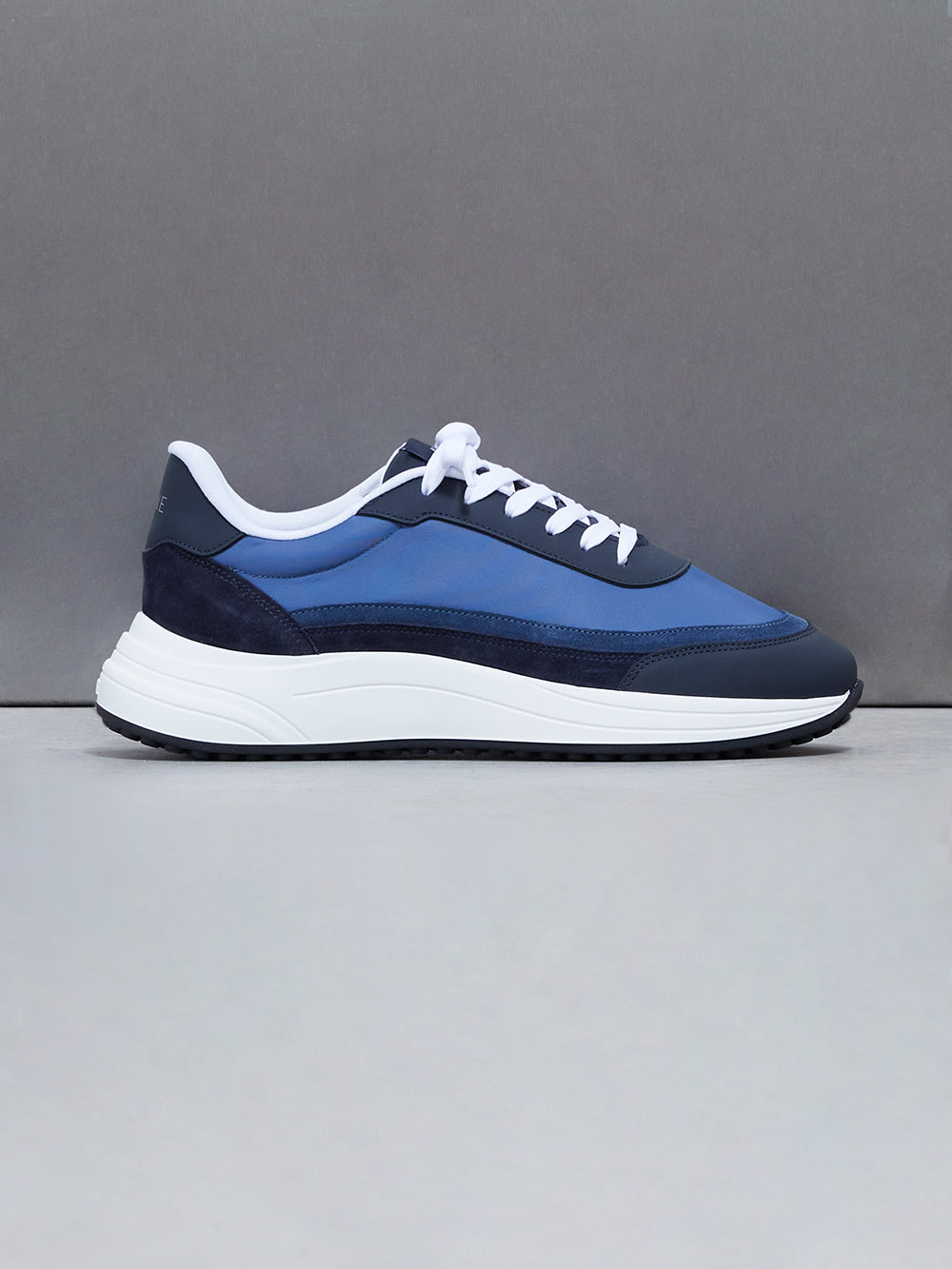 Wave on sale runner trainers