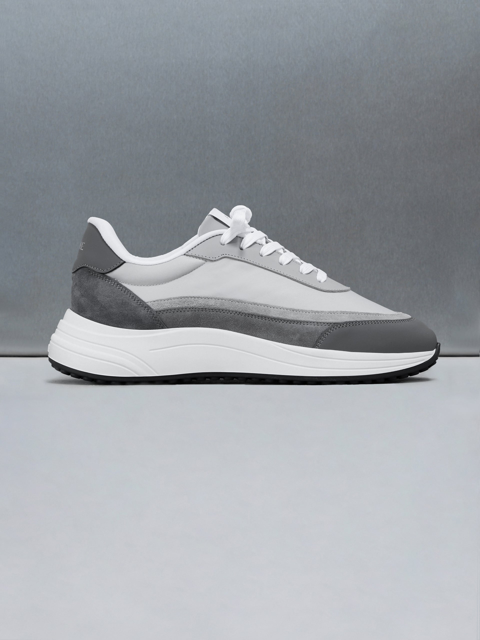 Wave Runner in Pearl Grey