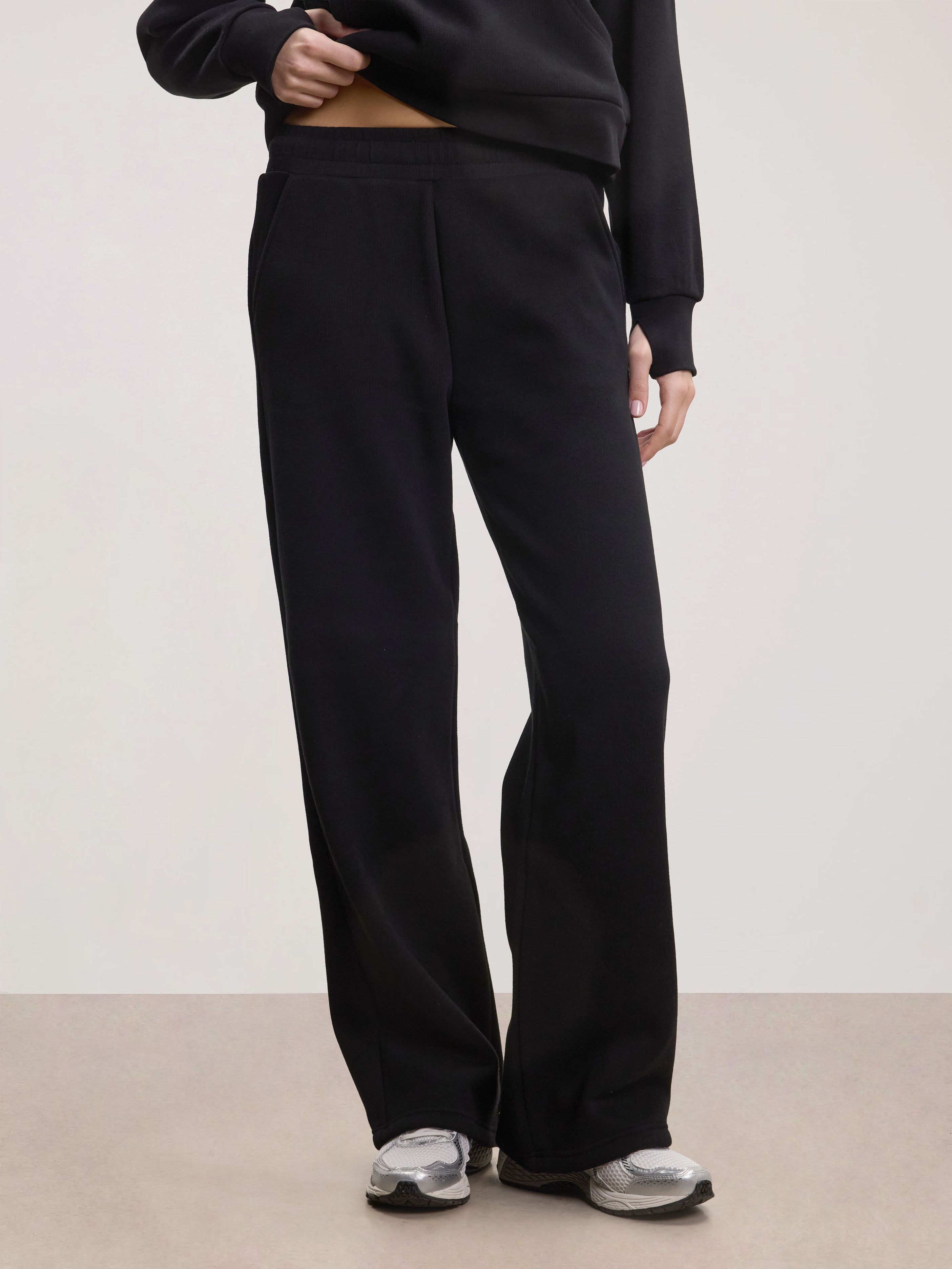 Womens Cosy Fleece Straight Leg Jogger in Black