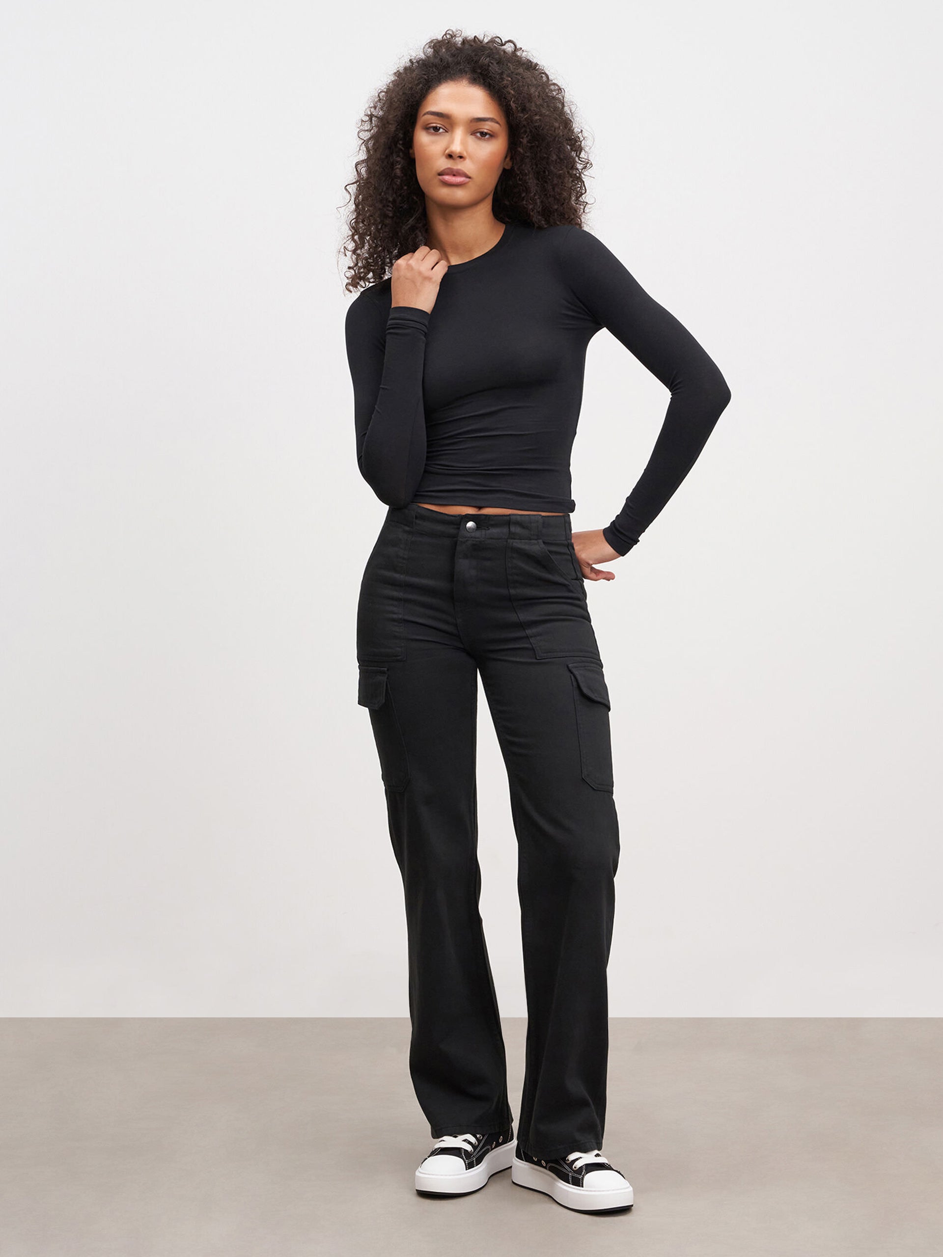 Womens Mid Rise Cargo Pant in Black